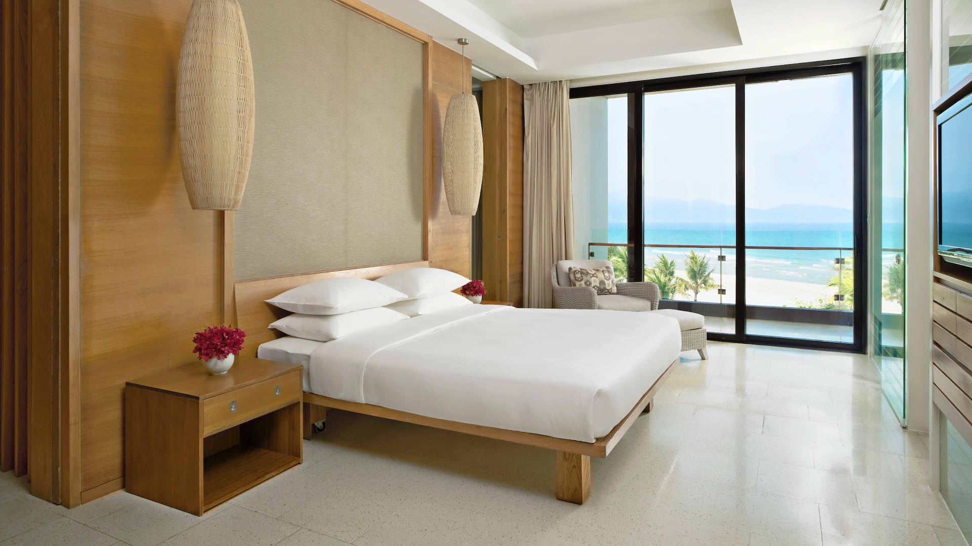第 3，共 6 Hyatt Regency Danang Resort and Spa Regency Suite Ocean View Bedroom