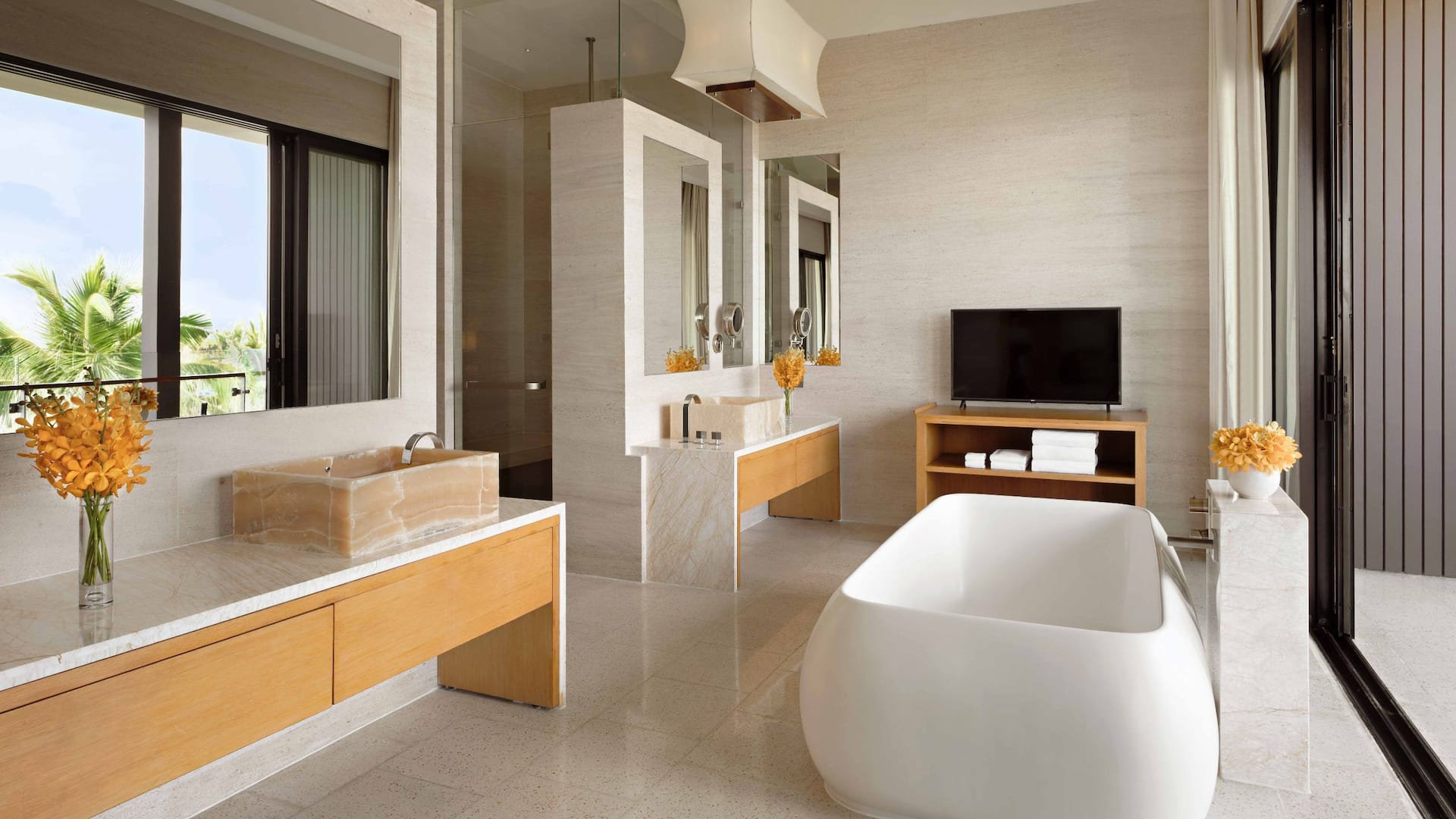 第 3，共 4 Hyatt Regency Danang Resort and Spa Residential Suite Bathtub
