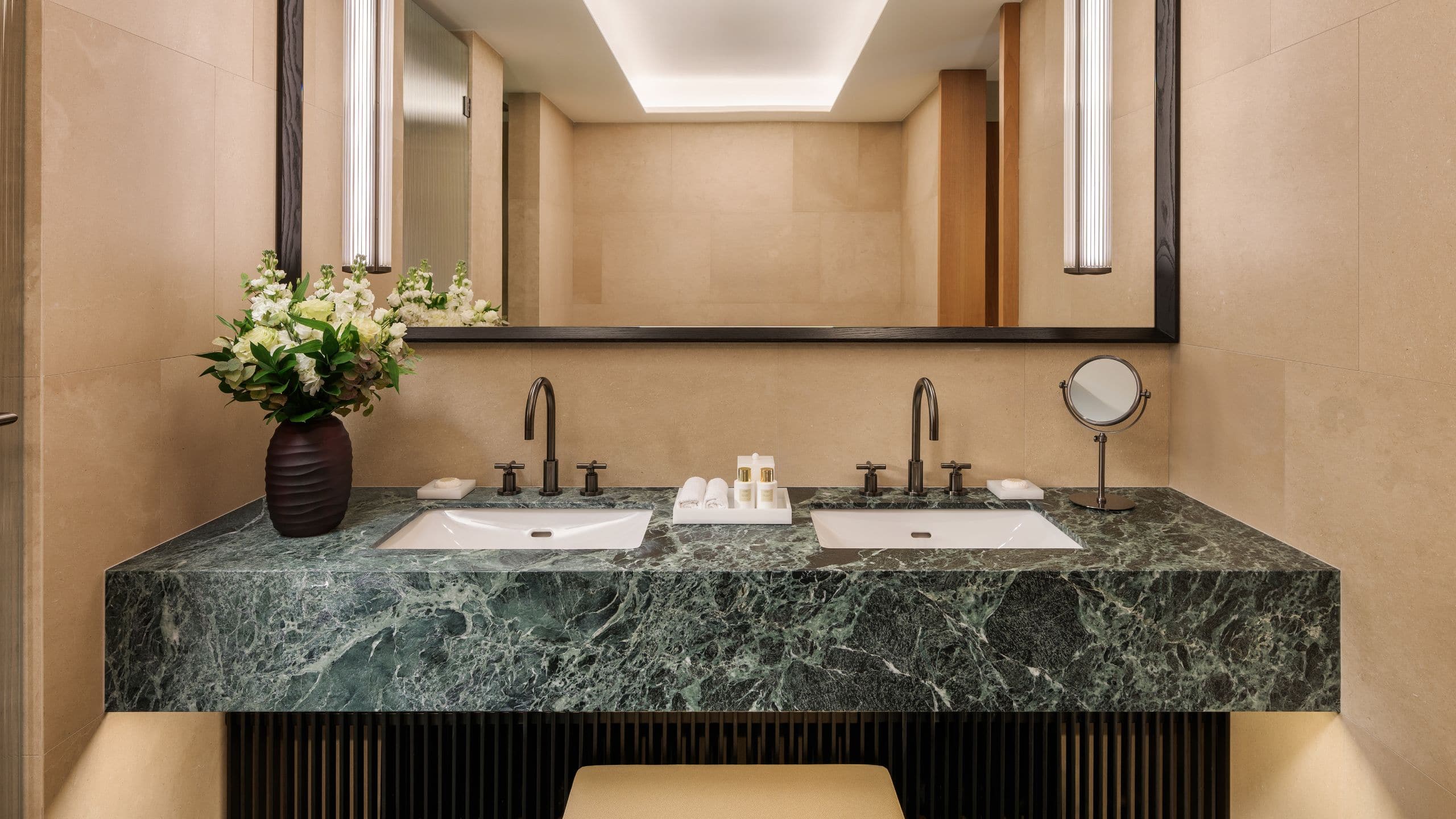第 7，共 8 Park Hyatt Milan Duomo Suite Bathroom Details