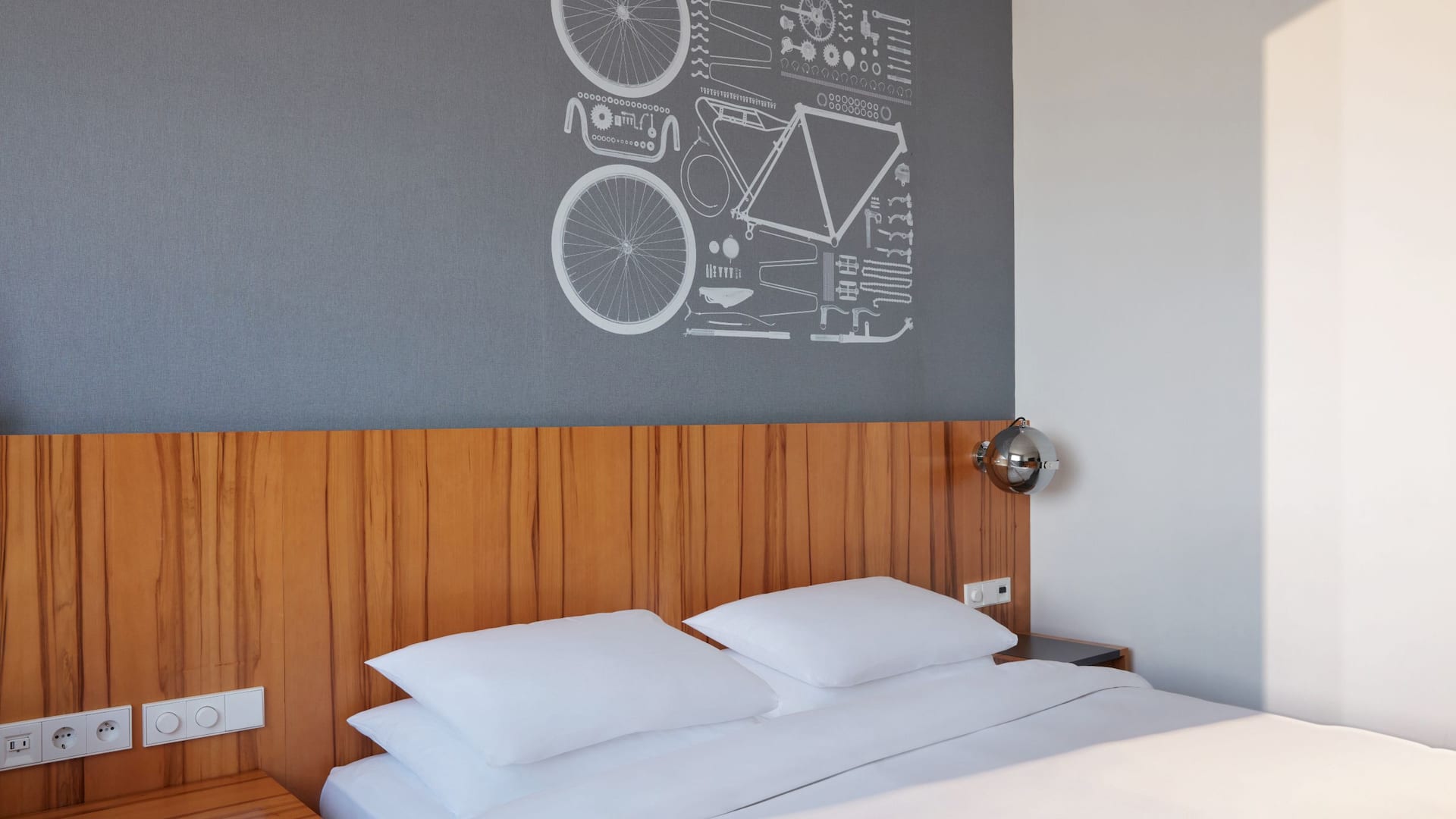 3 de 5 Hyatt Regency Paris Étoile King Bed With Montmartre View Deluxe Focus