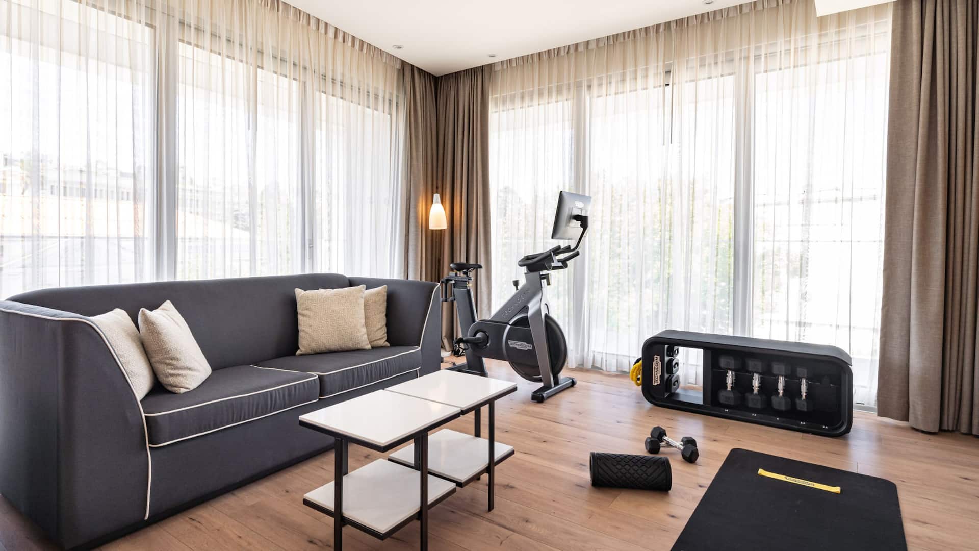 13/13 Hyatt Regency Lisbon Room