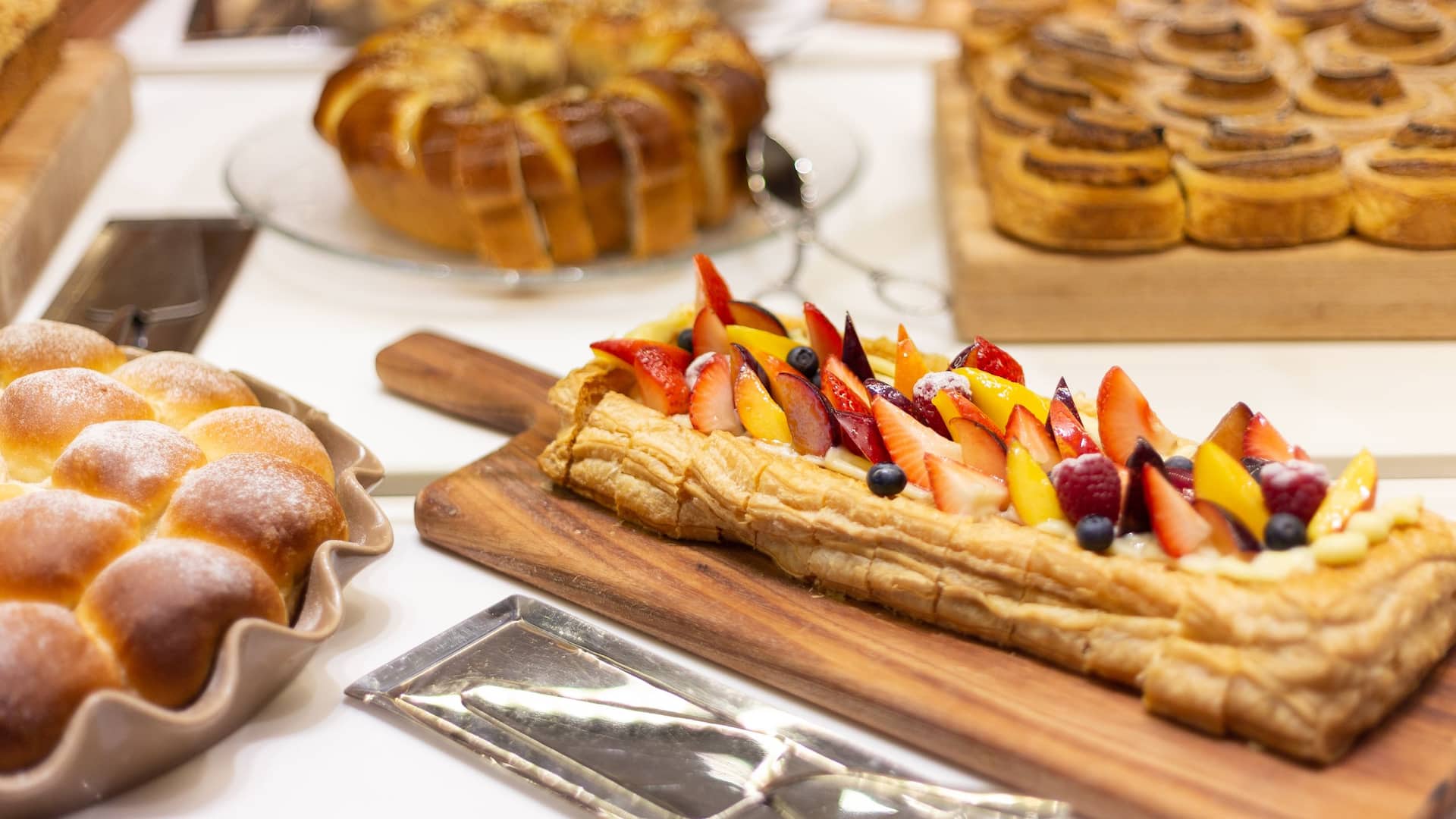 Grand Hyatt Abu Dhabi Hotel & Residences Emirates Pearl Eeg Breakfast Bakery