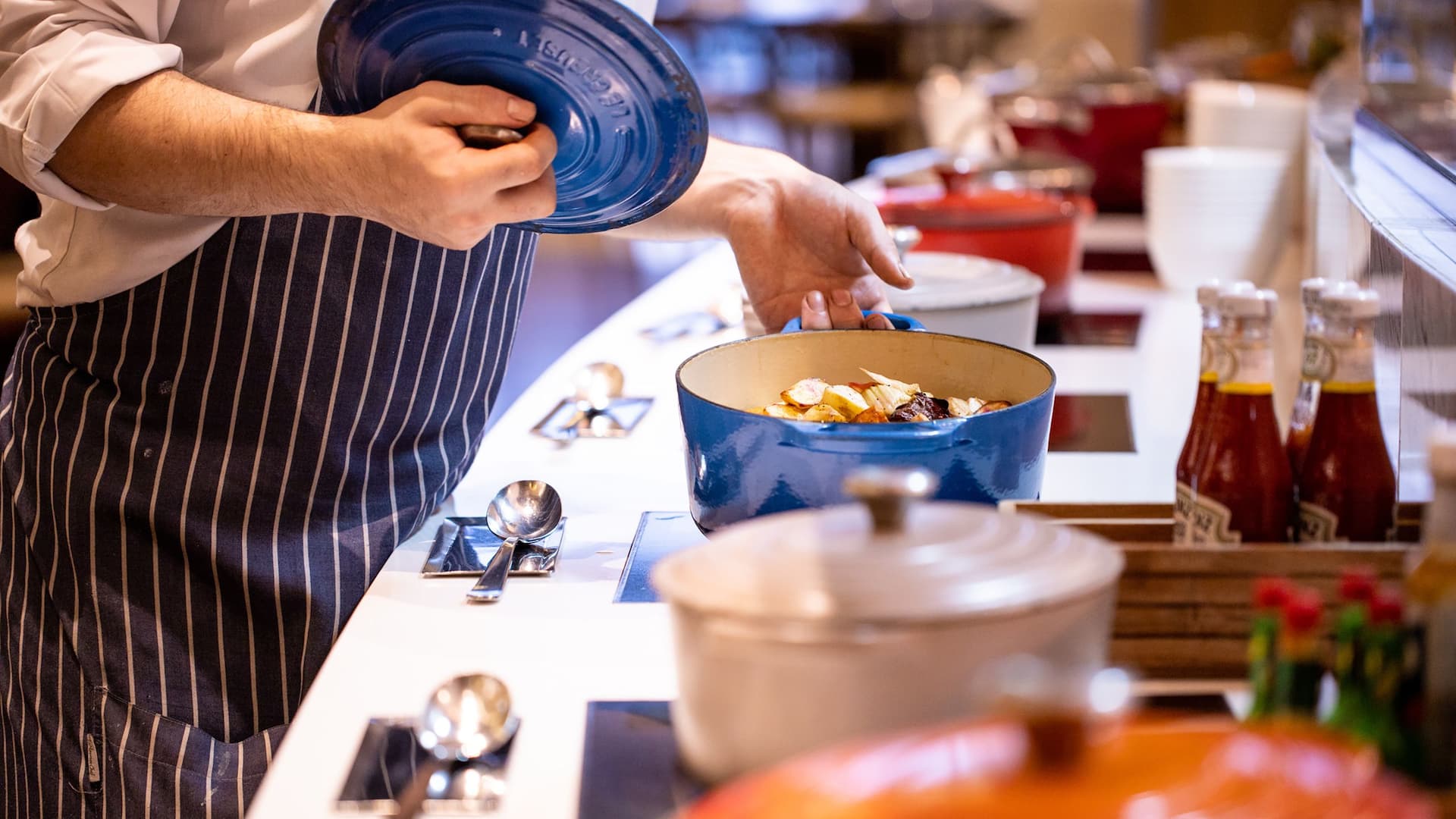 Grand Hyatt Abu Dhabi Hotel & Residences Emirates Pearl Auhgh Eeg Dinner Buffet