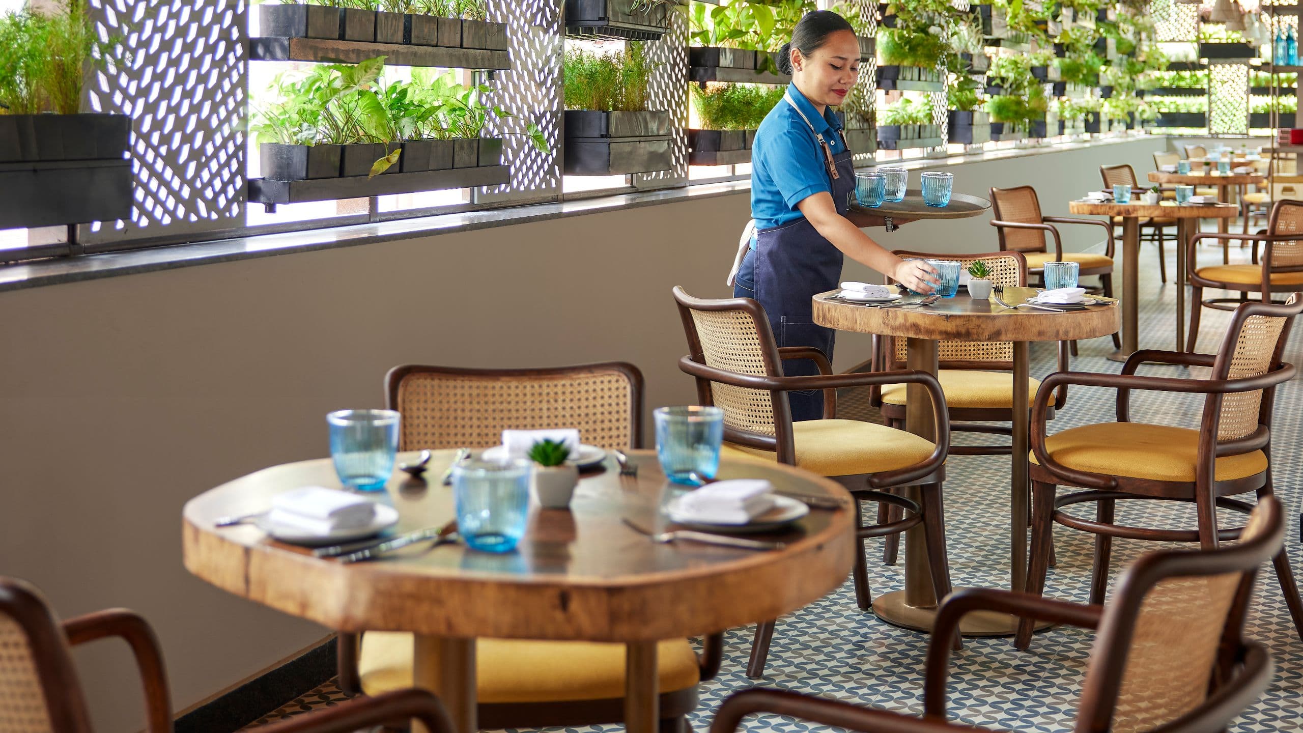 Hyatt Centric Ballygunge Kolkata Kolct Yayavar Outside Seating