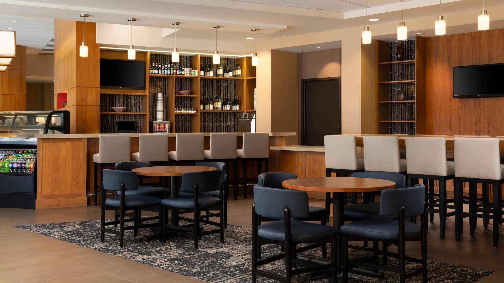 Hyatt Place Omaha/Downtown-Old Market Bar Seating