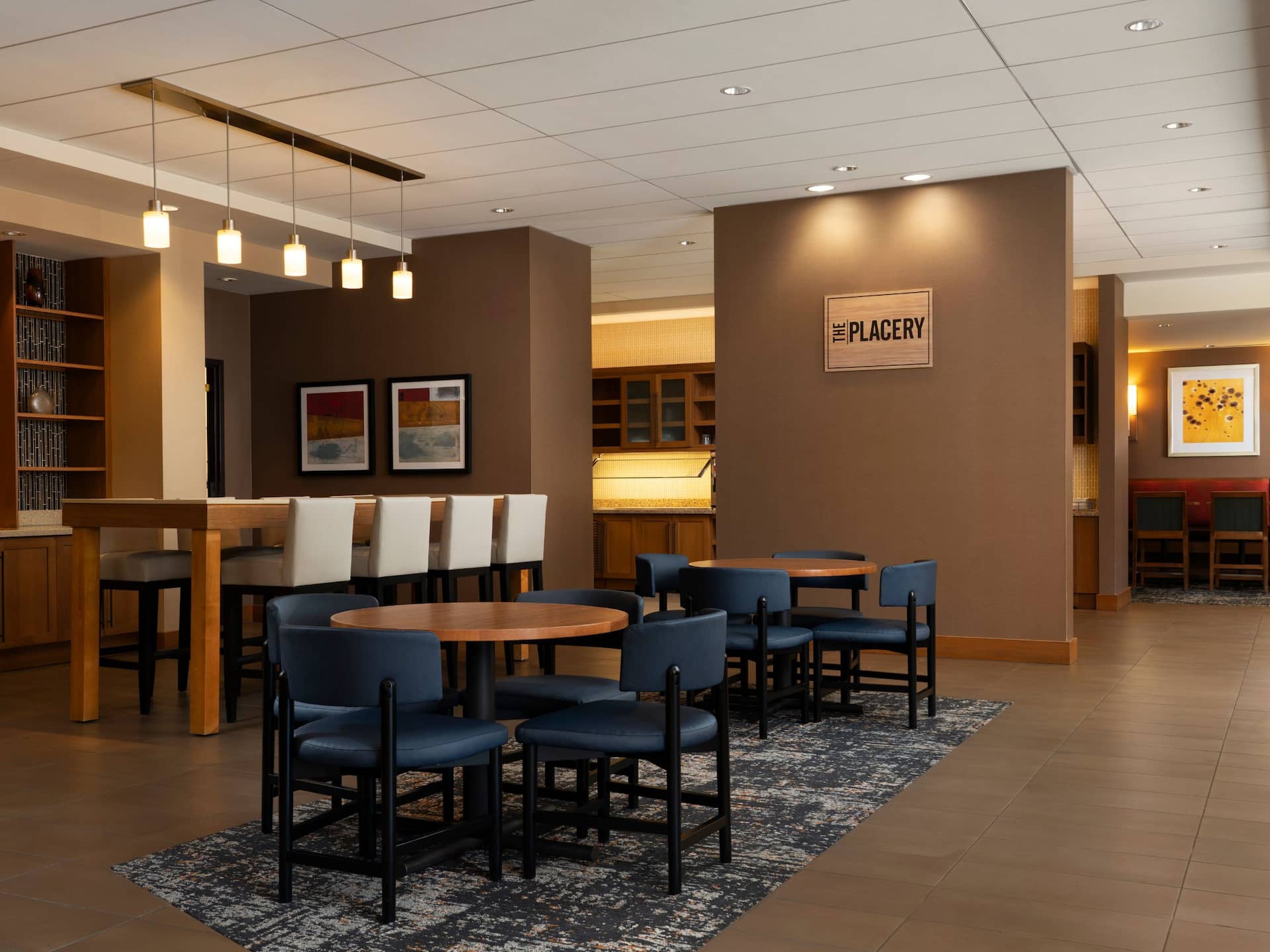 Hyatt Place Omaha/Downtown-Old Market Dinning Seating