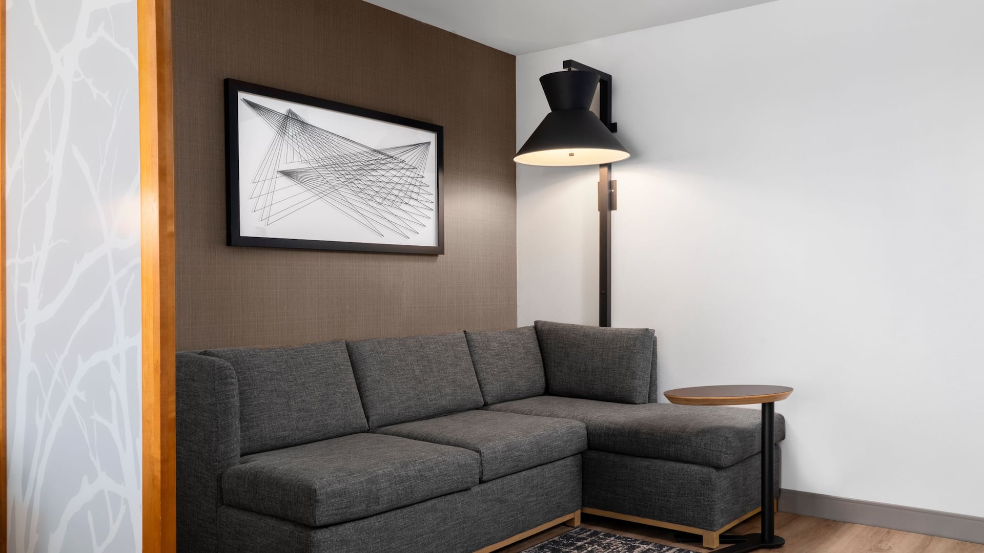 6 de 8 Hyatt Place Omaha/Downtown-Old Market King Couch