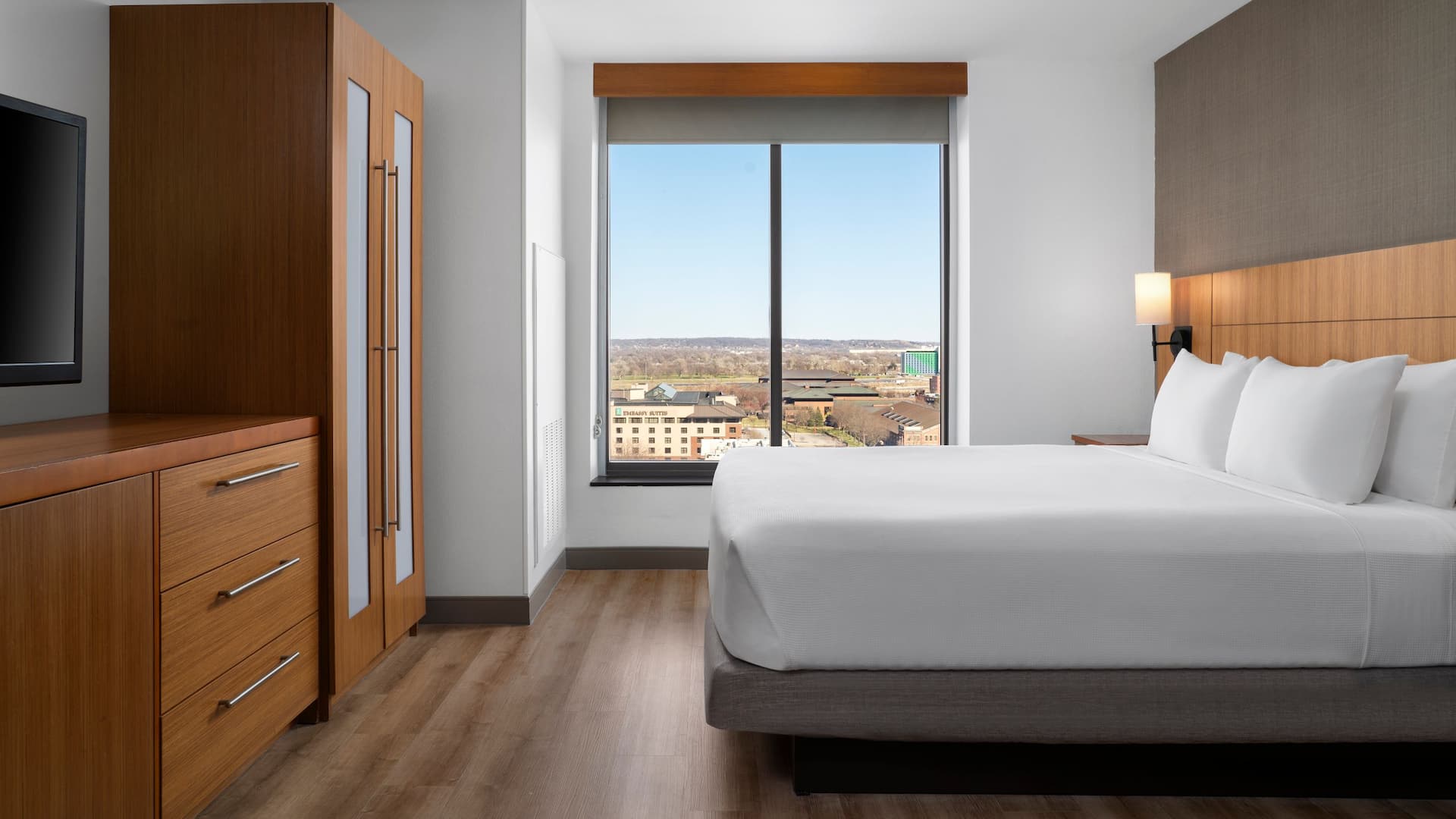 Hyatt Place Omaha/Downtown-Old Market King Bed