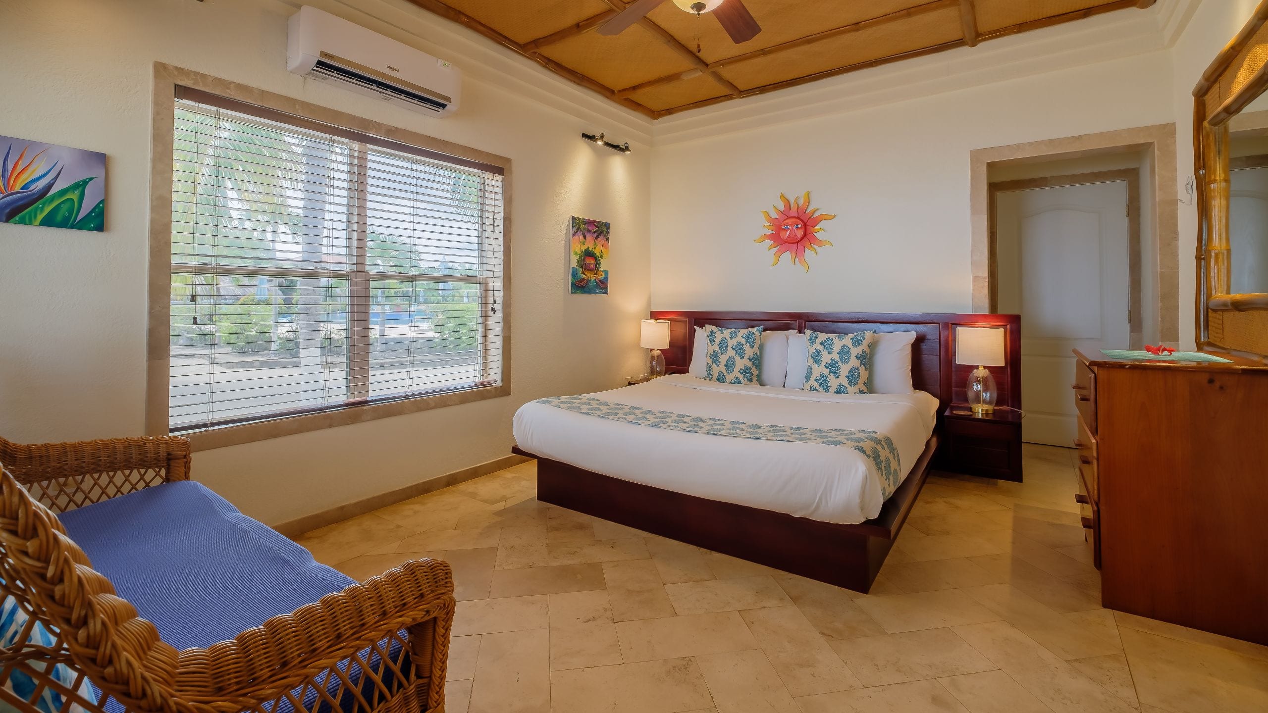 Placencia Resort One Bedroom Master Beachfront King Bed