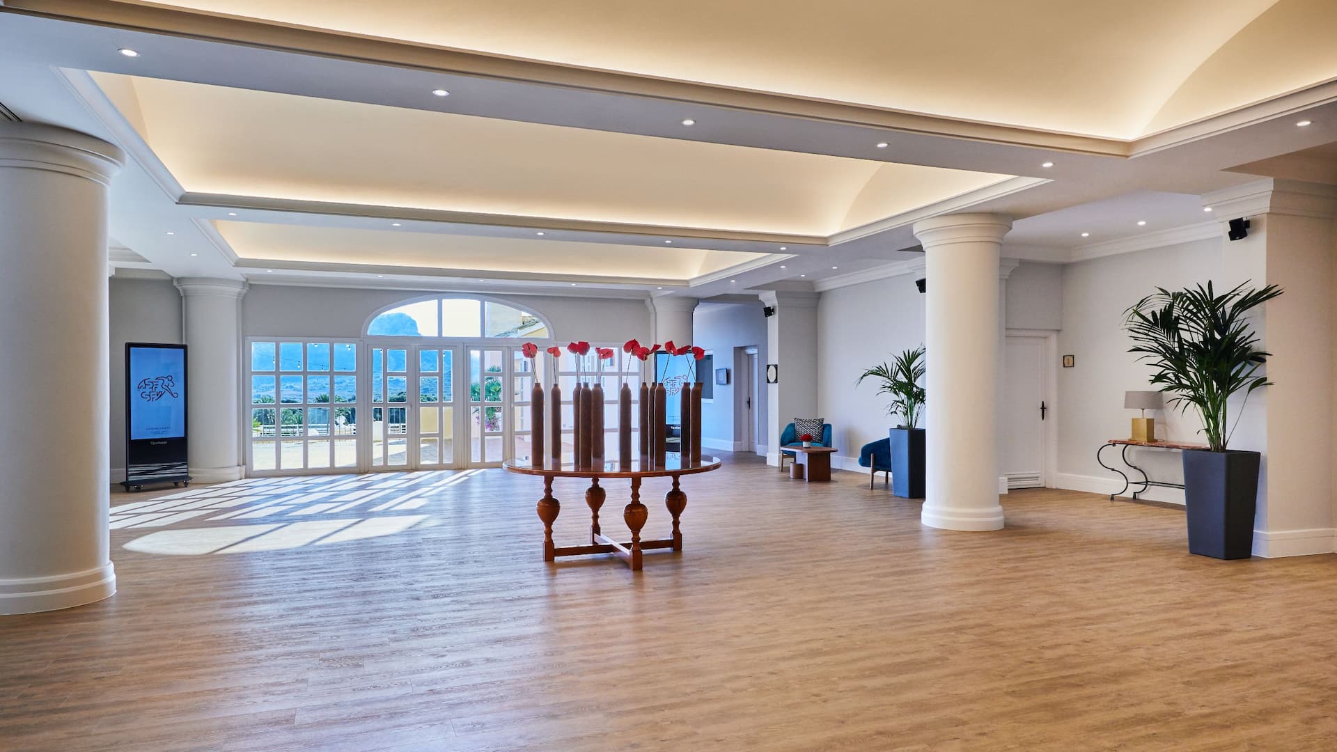 1 of 2 Grand Hyatt La Manga Club Golf & Spa Prefunction Entryway Table