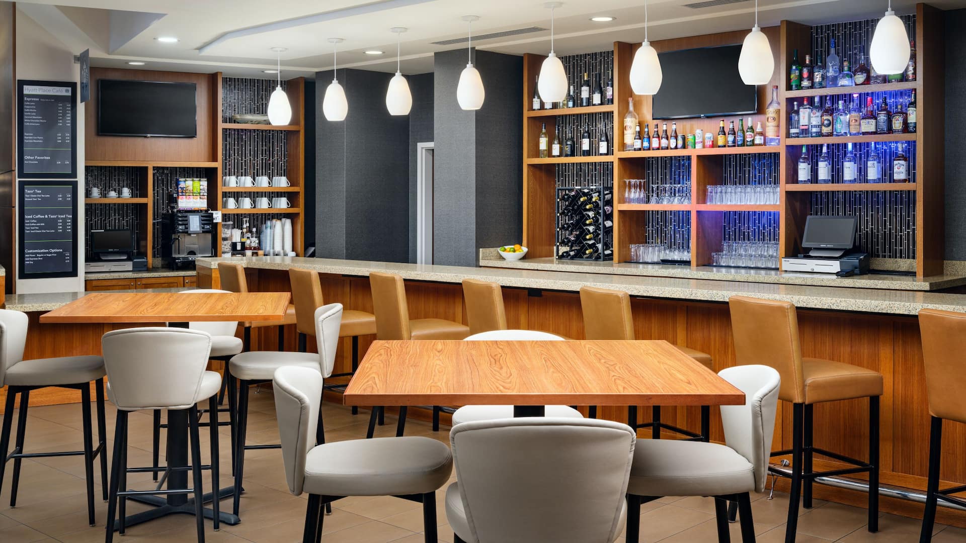 Hyatt Place Austin Downtown Bar