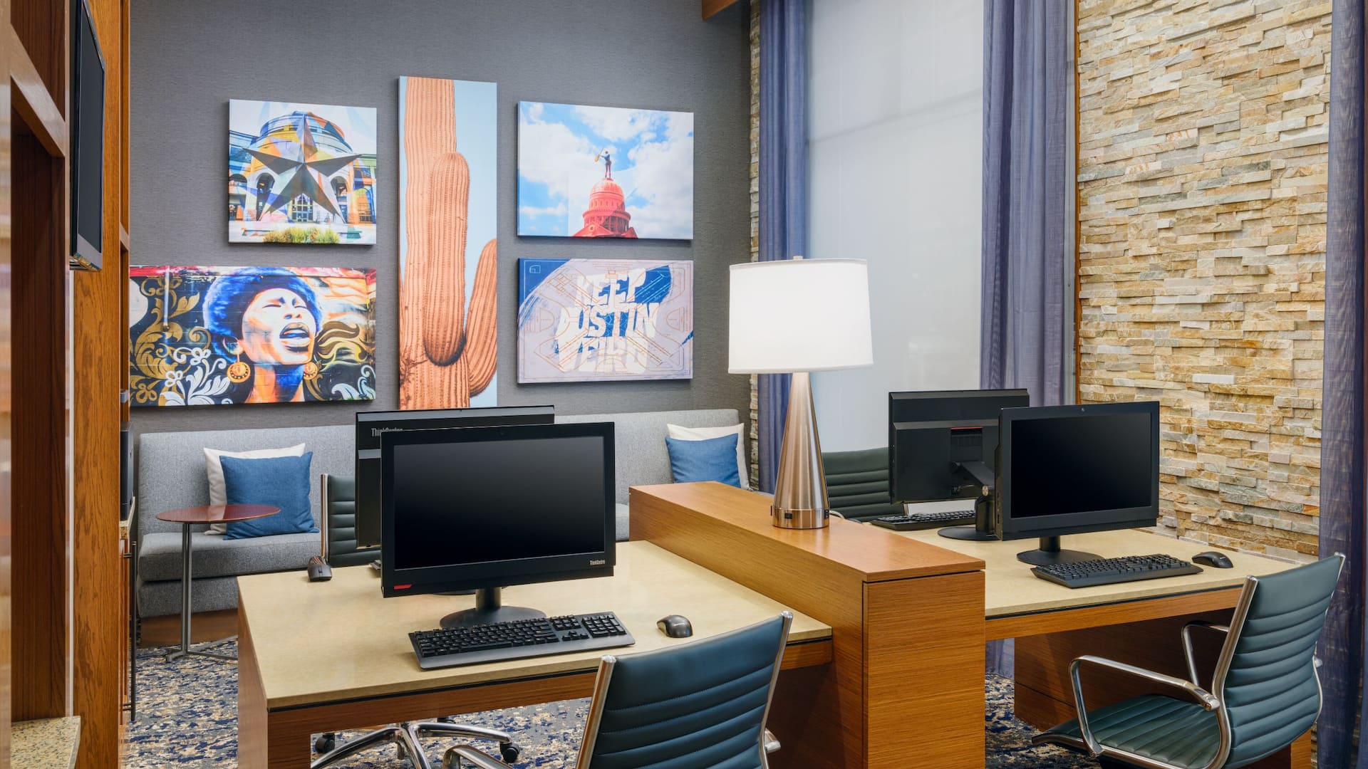 Hyatt Place Austin Downtown Business Center