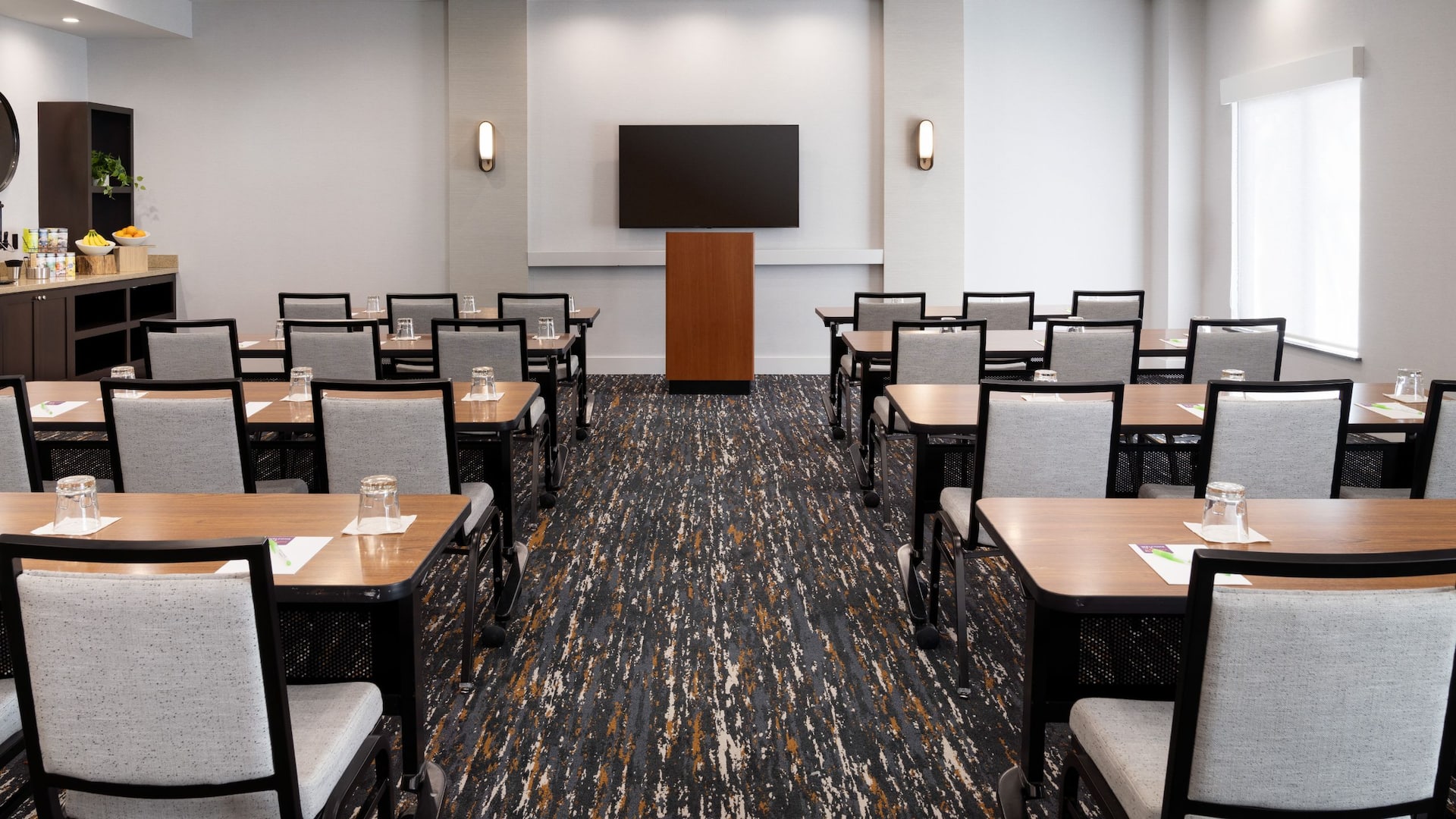 Hyatt Place at Anaheim Resort/Convention Center Meeting Space Classroom Style