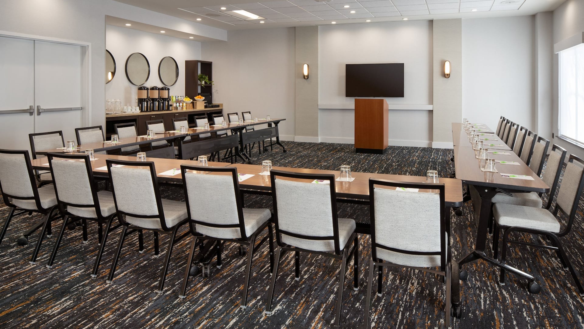Hyatt Place at Anaheim Resort/Convention Center Meeting Space U Shape