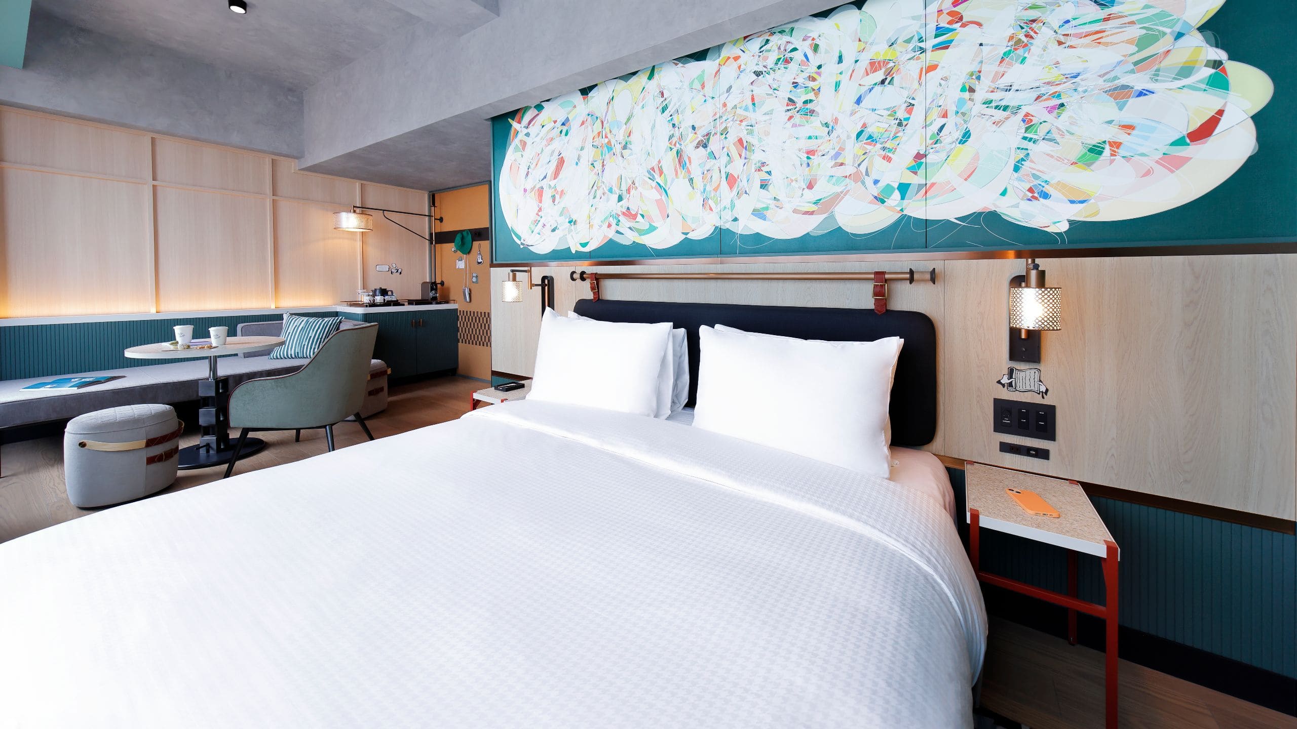 2/5 Caption by Hyatt Namba Osaka Deluxe Green King Guestroom