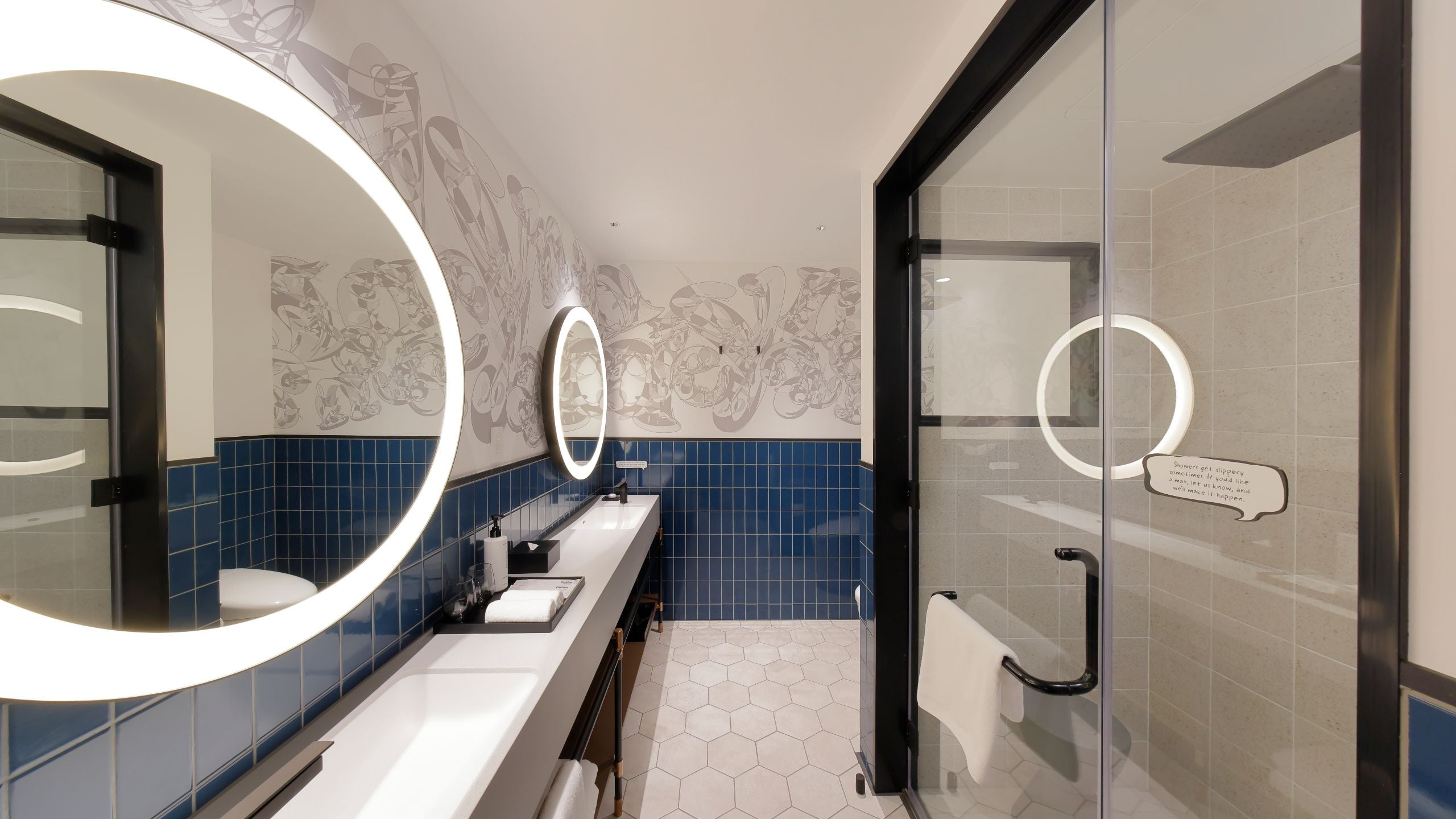 Caption by Hyatt Namba Osaka Deluxe Bathroom Blue Front