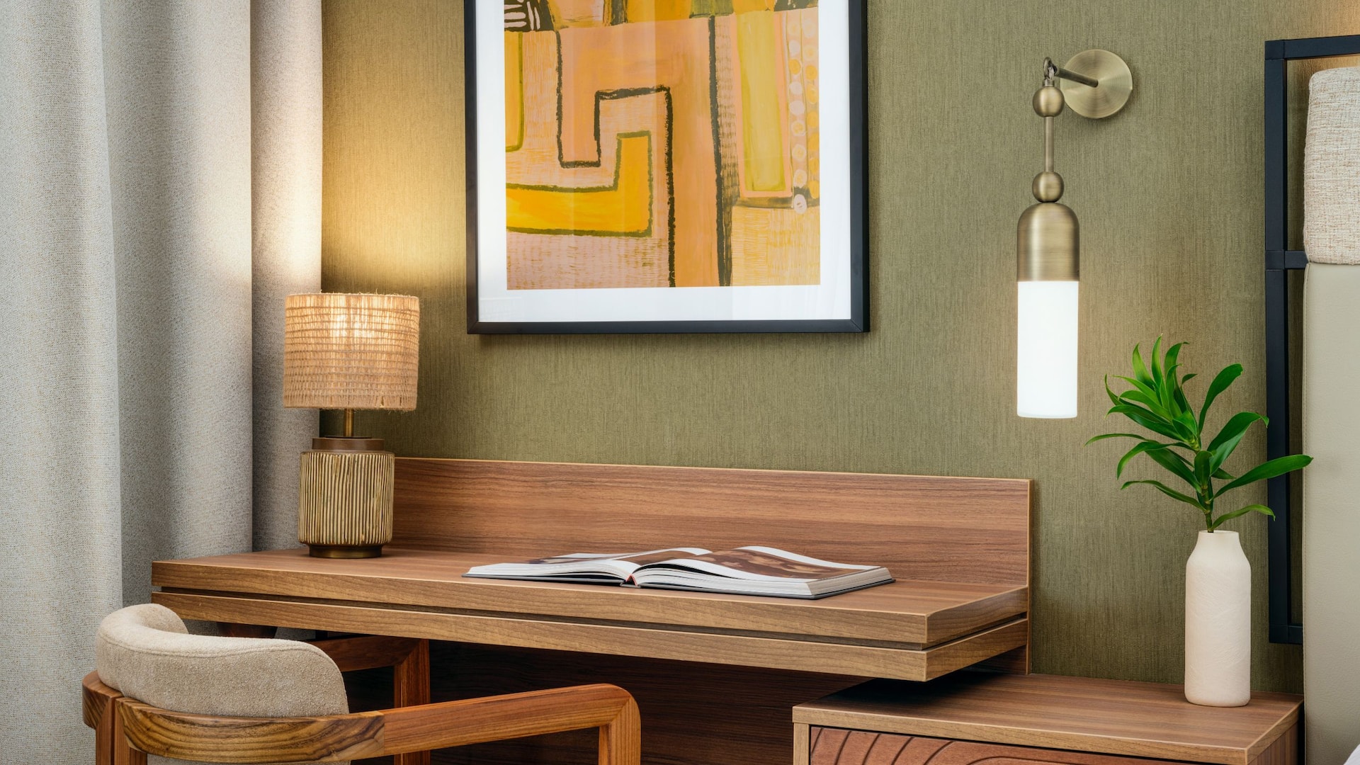 Hyatt Regency Panama City Desk Close-up