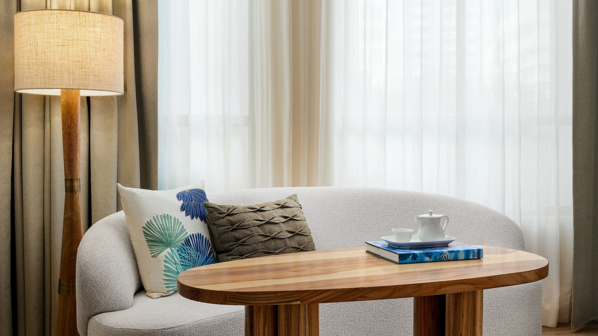 Hyatt Regency Panama City Guestroom Sofa