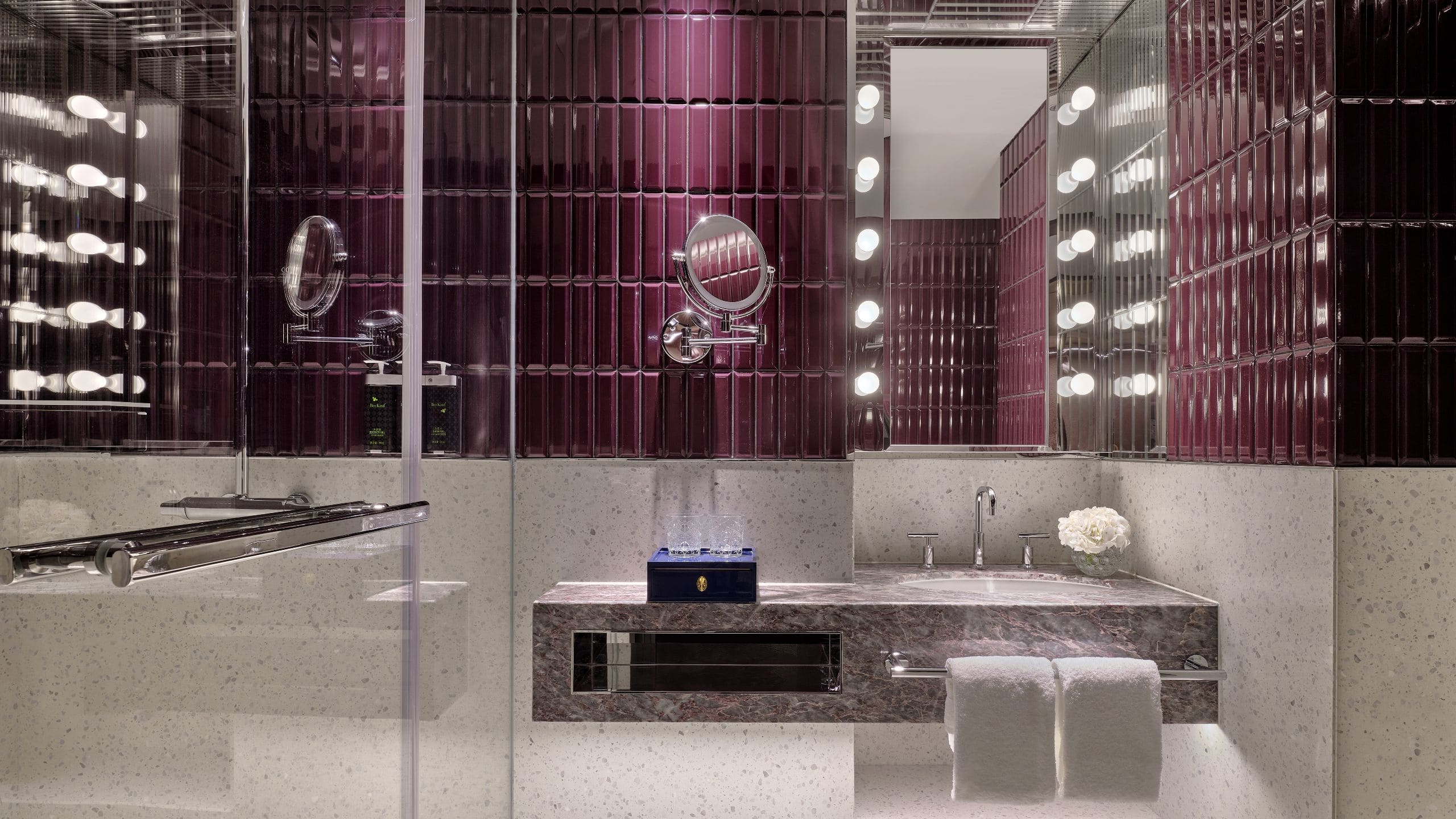 Hyatt Centric Zhongshan Park Shanghai Standard Room Bathroom