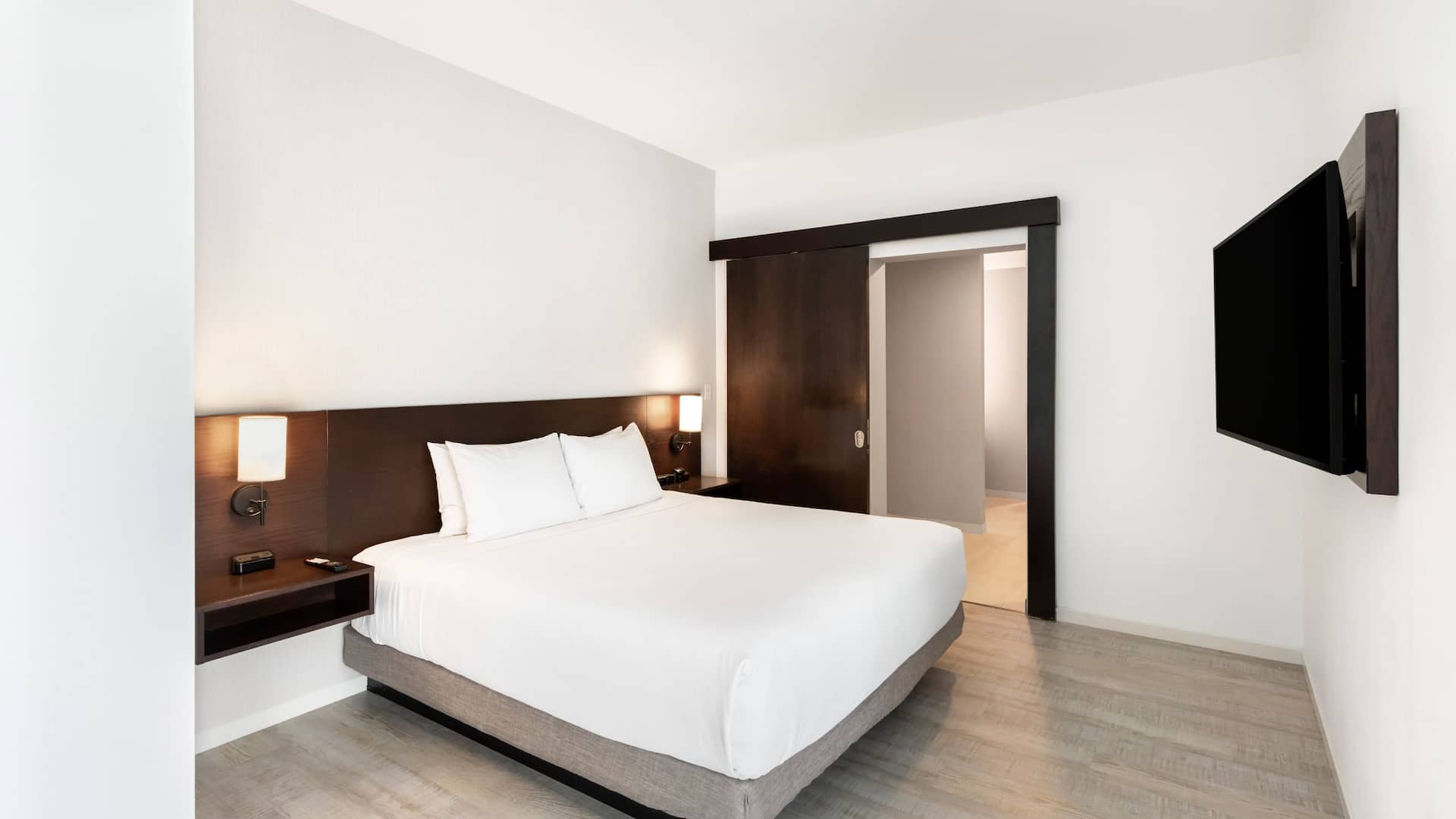 Hyatt Place West Palm Beach/Downtown 1br Suite Bedroom