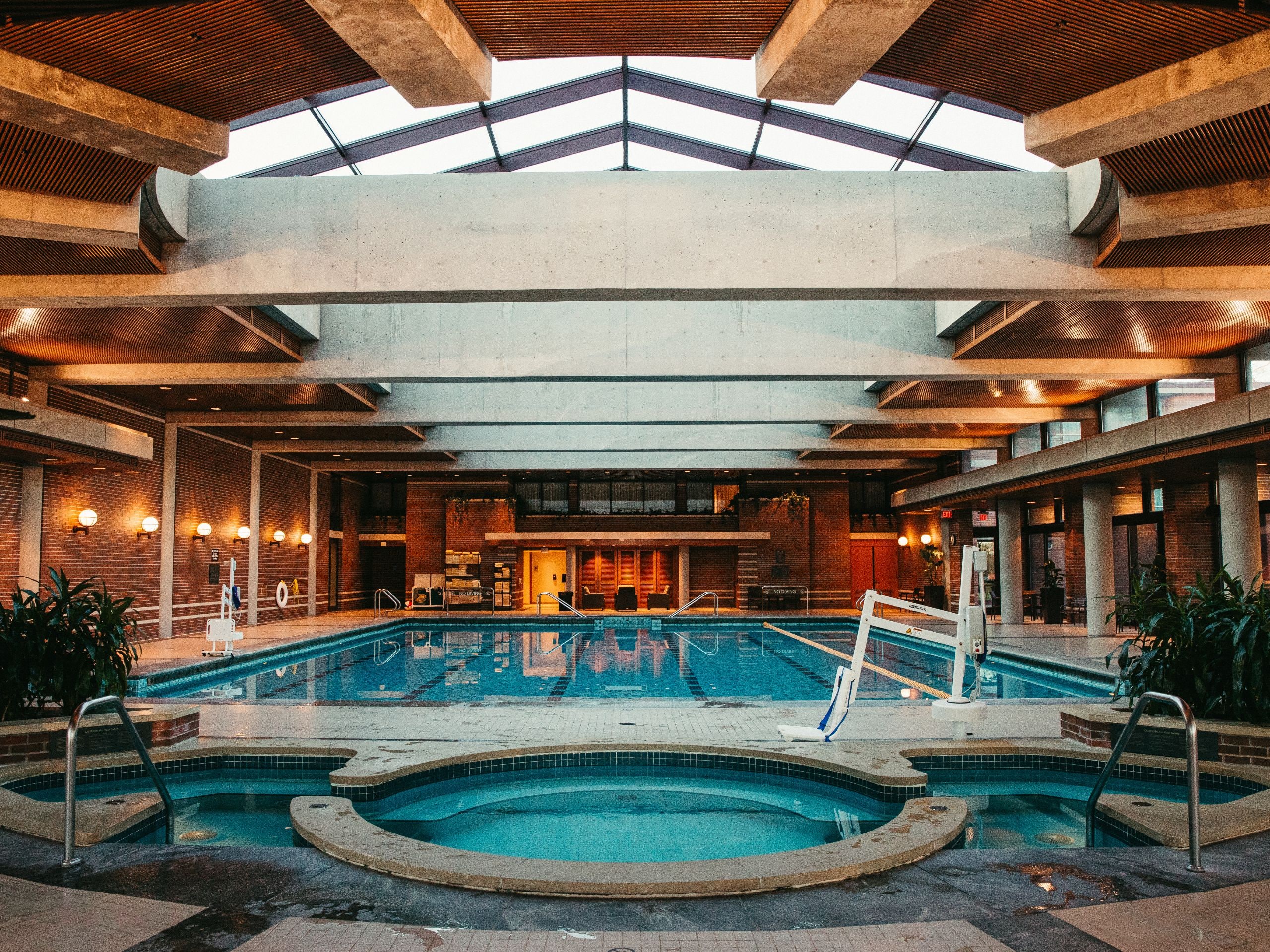 Hyatt Lodge Oak Brook Chicago Full Pool And Hot Tub View