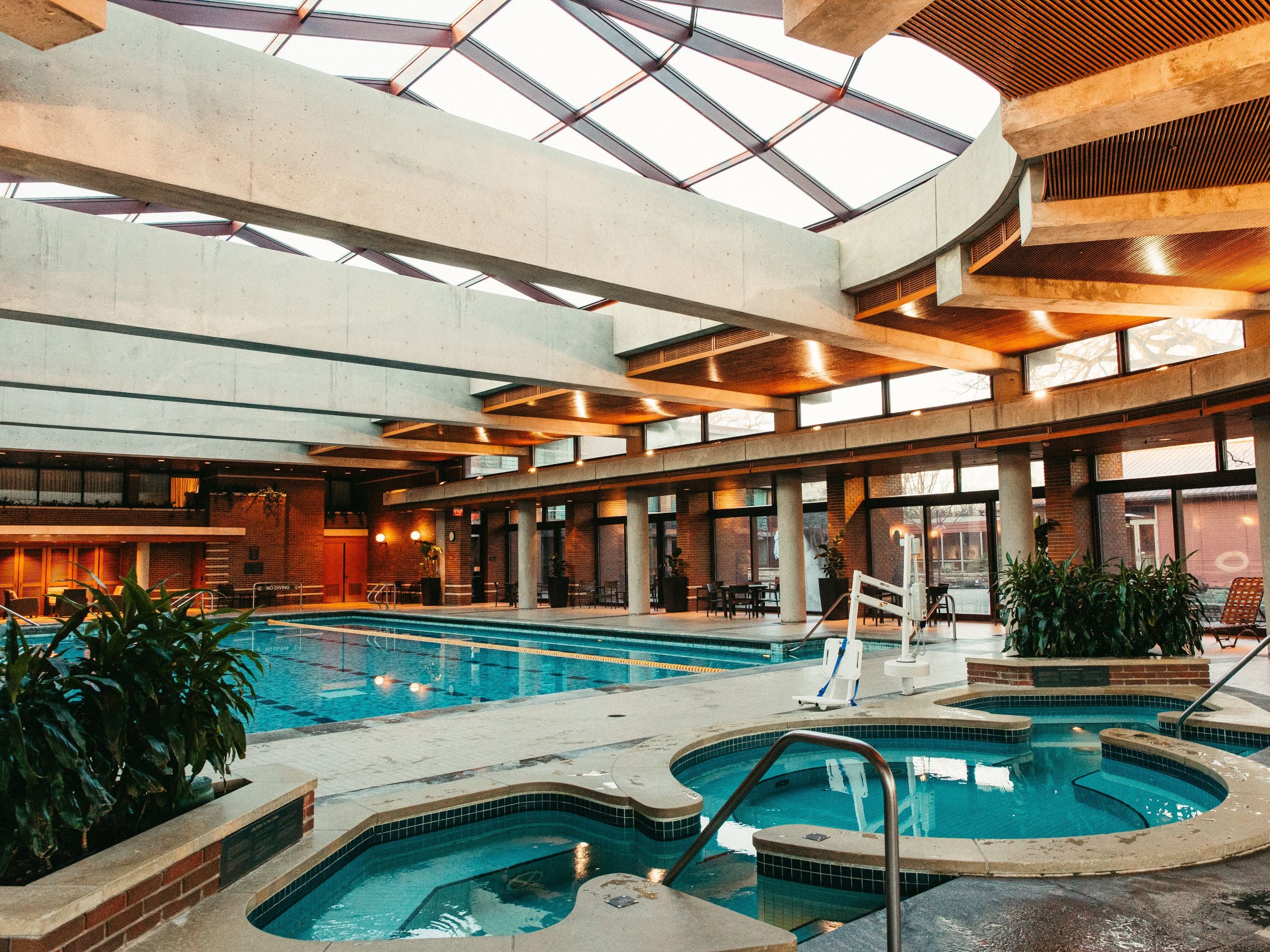Hyatt Lodge Oak Brook Chicago Hot Tubs Side View