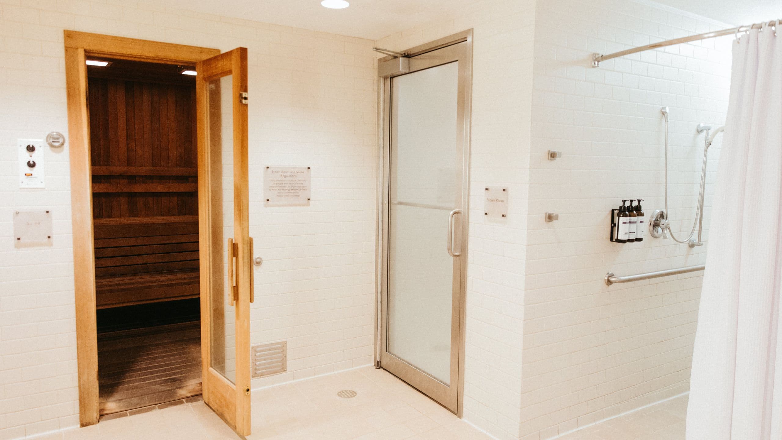 Hyatt Lodge Oak Brook Chicago Spa Showers And Sauna