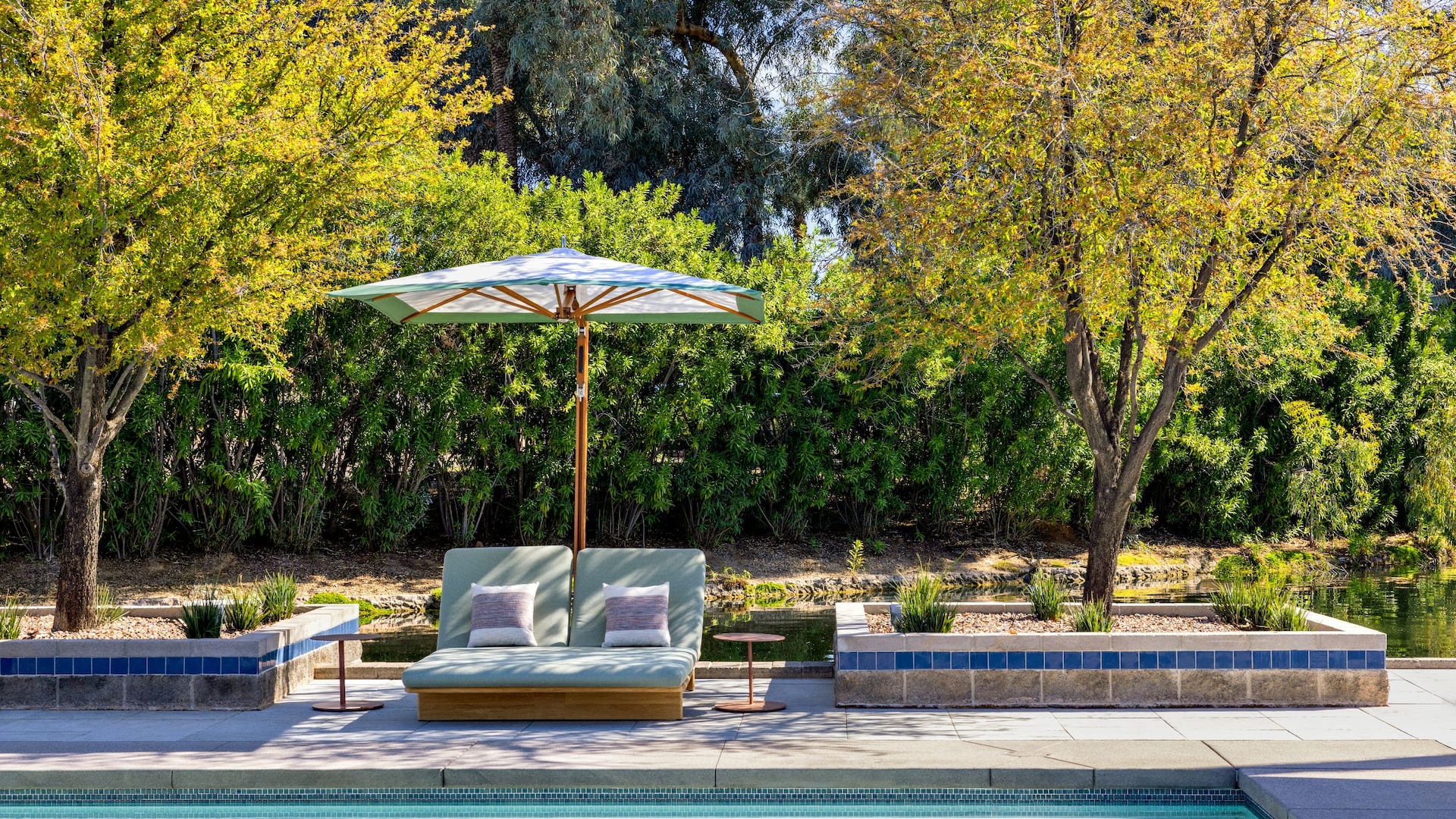 Hyatt Regency Scottsdale Resort & Spa at Gainey Ranch Poolside Daybed