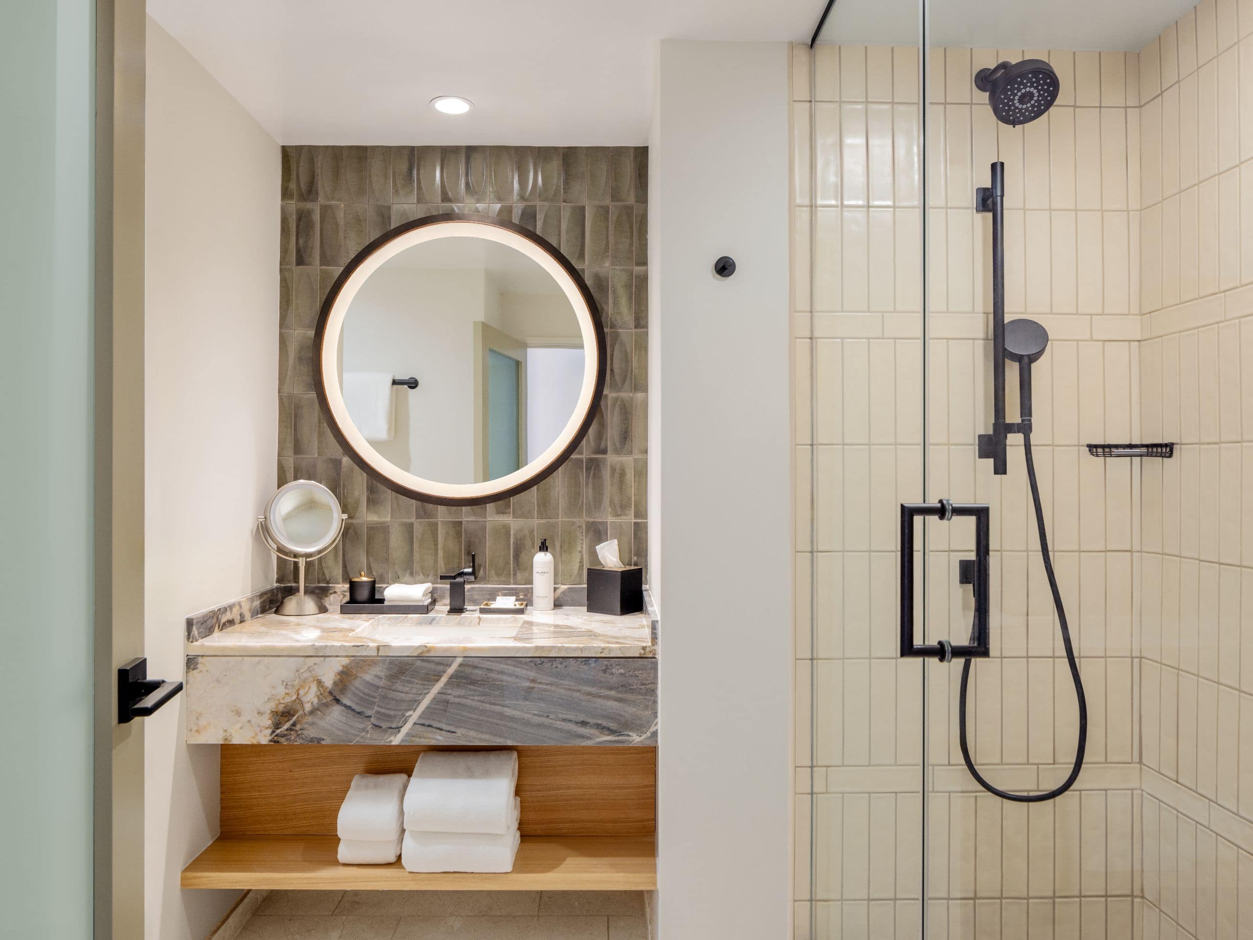 Hyatt Regency Scottsdale Resort & Spa at Gainey Ranch Bathroom Shower