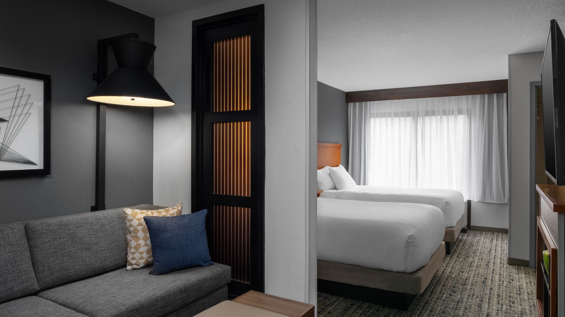 Hyatt Place Charlotte Airport/Lake Pointe Double Beds Full View Guestroom