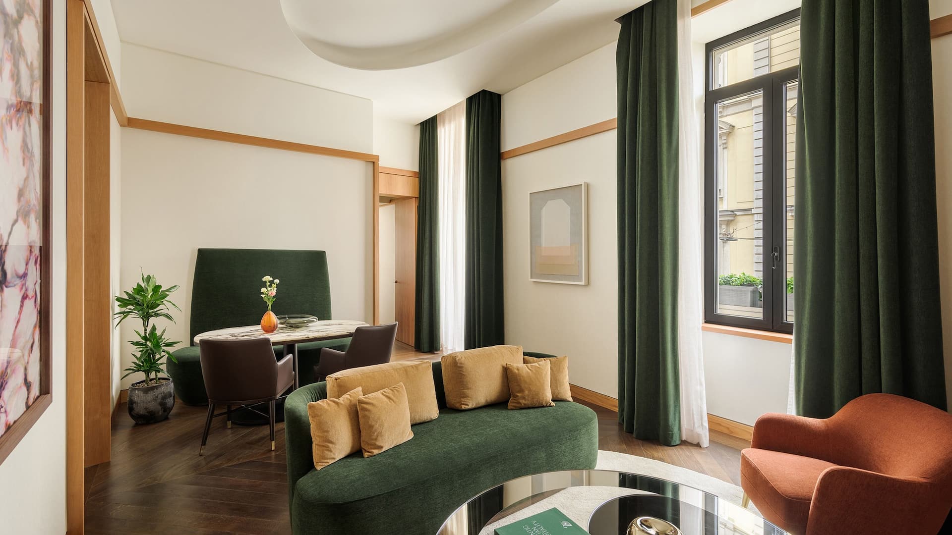 Solferino Suite Dining Area