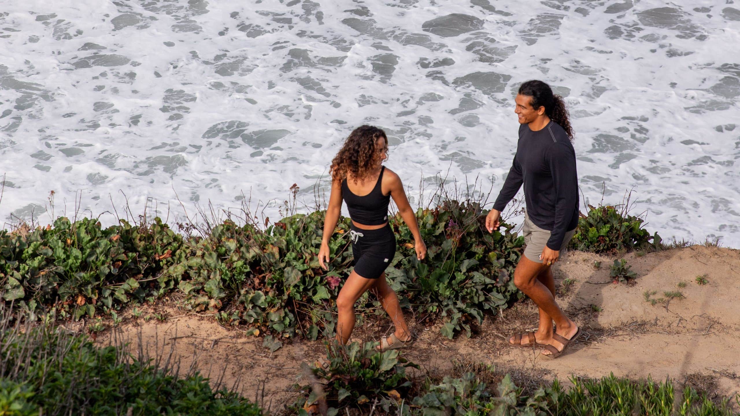 Alila Marea Beach Resort Encinitas Couple Walking On Ocean Bluff Hike