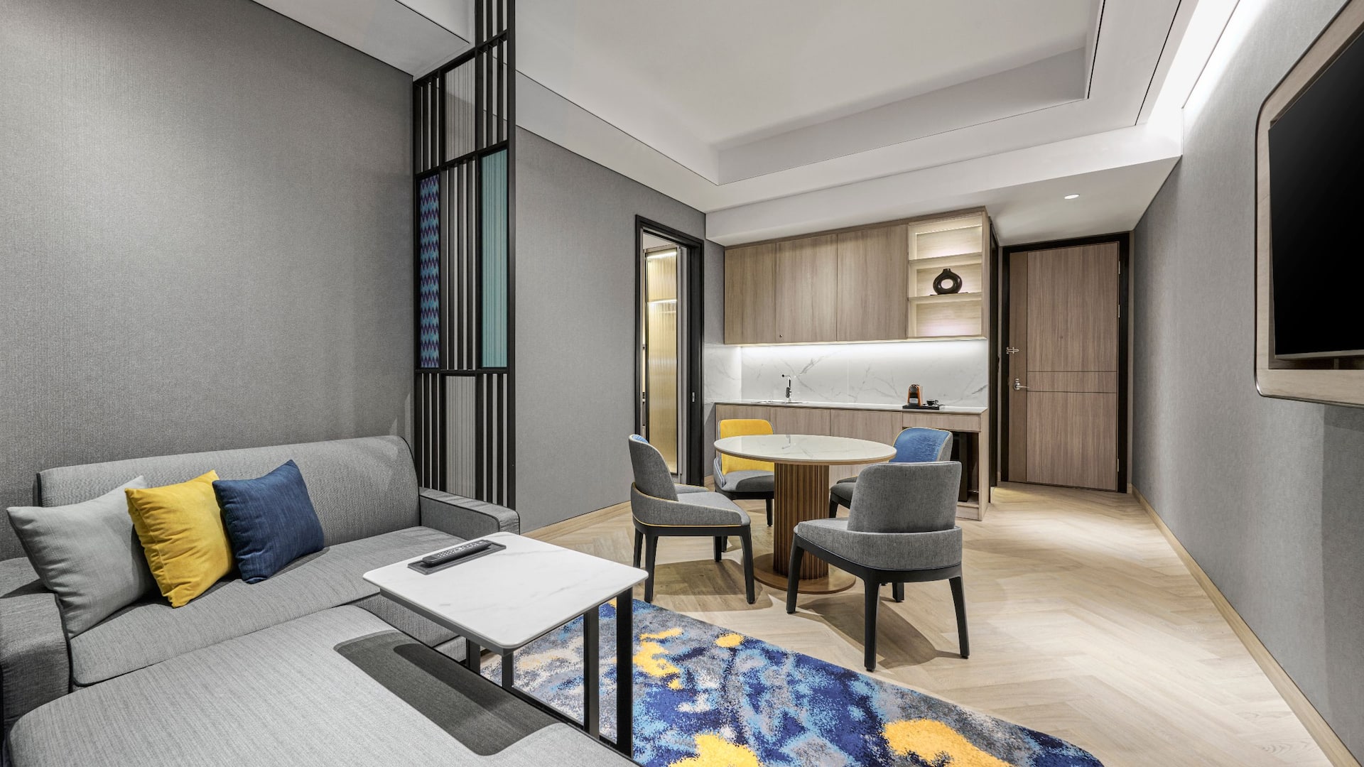 3 de 6 Hyatt Place Makassar Suite Living Room Couch