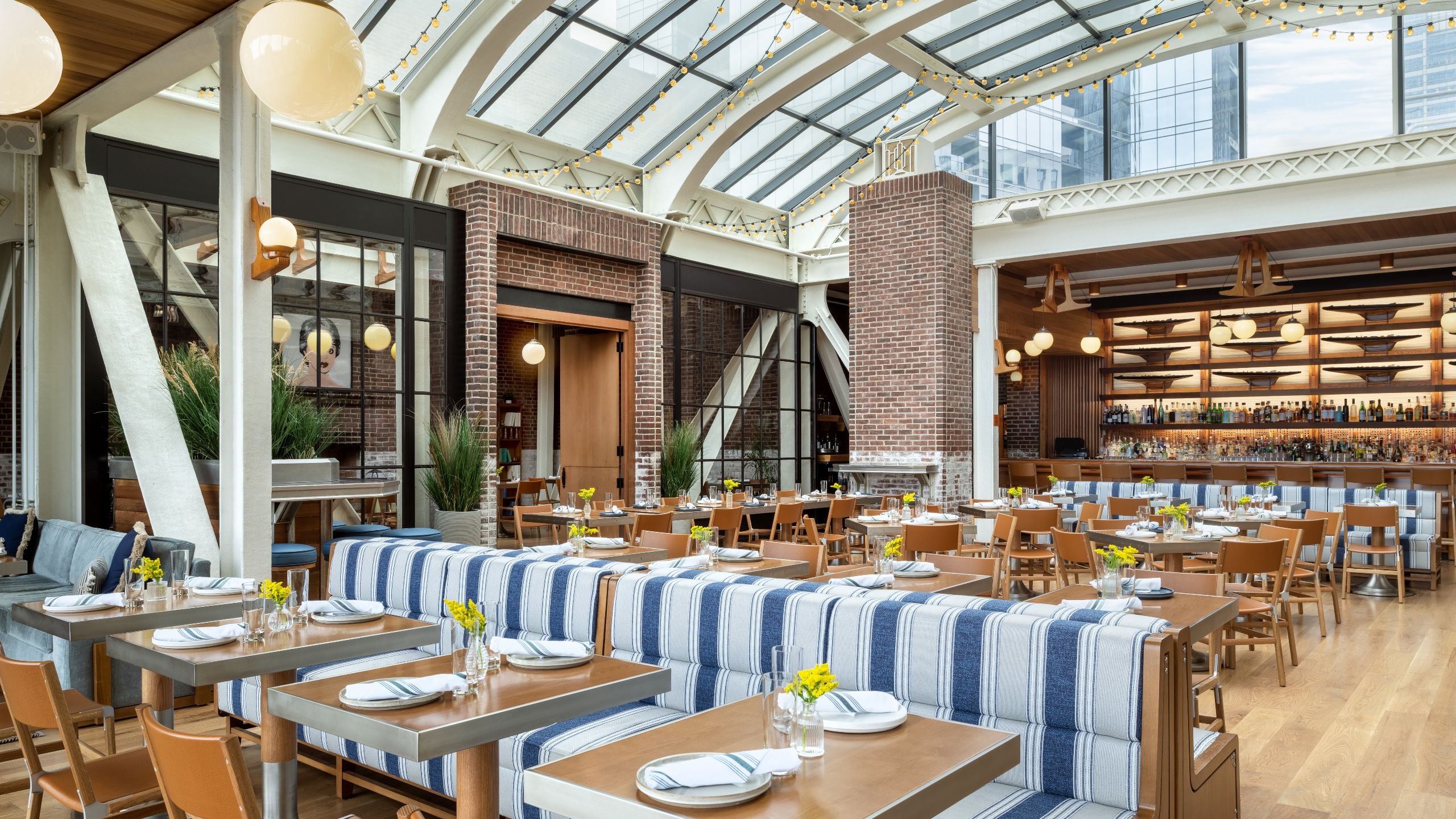 Chicago Athletic Association Cindys West Angle