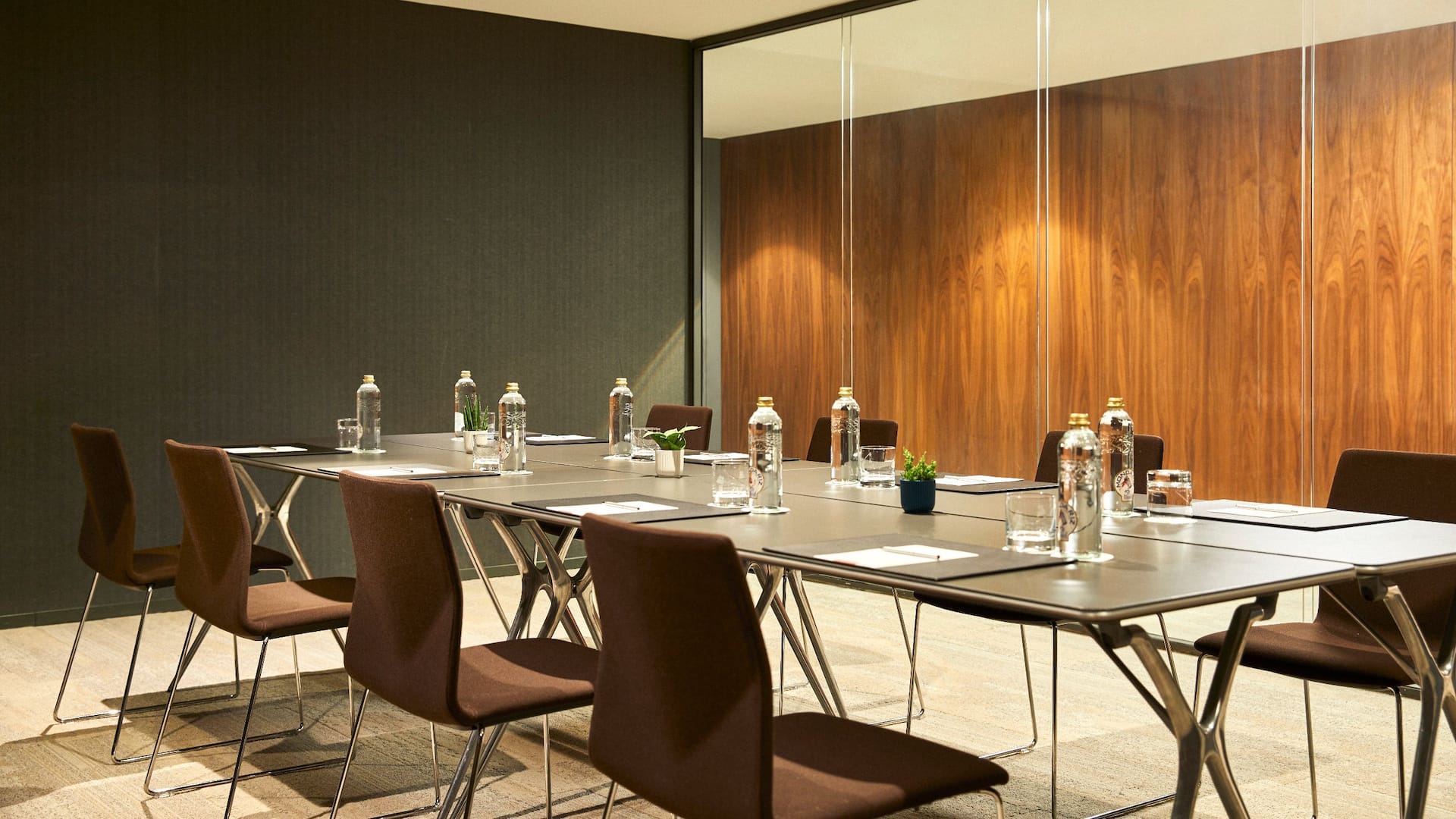 Grand Hyatt Barcelona Closet Boardroom