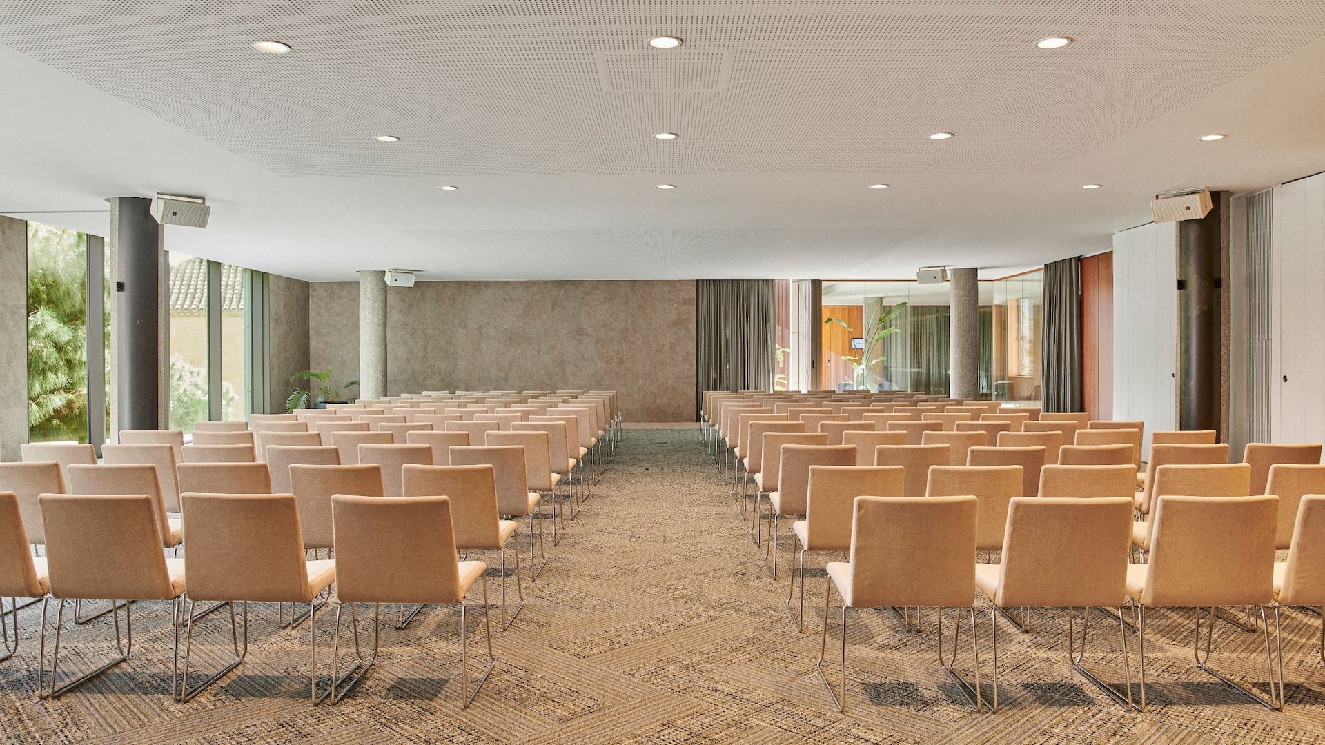 2 of 8 Grand Hyatt Barcelona Library Classroom