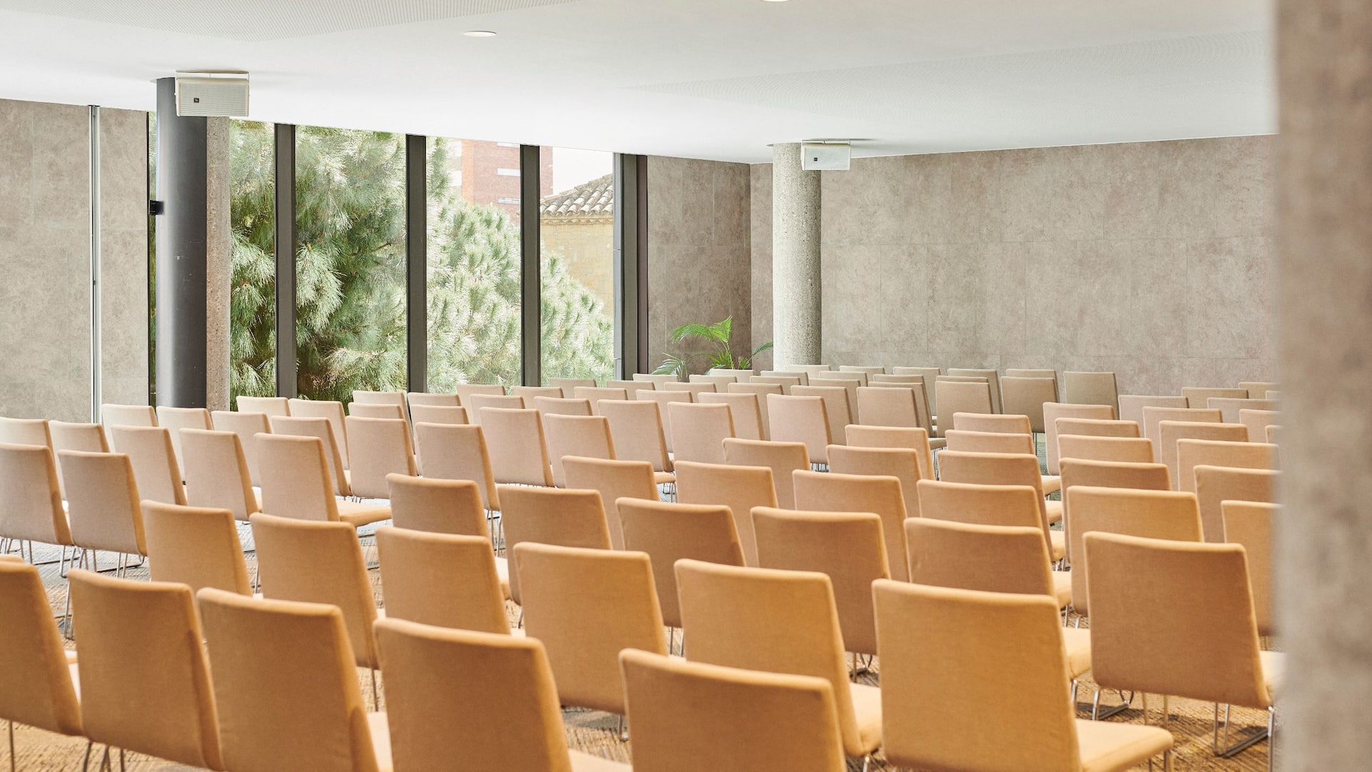 Grand Hyatt Barcelona Library Classroom Left