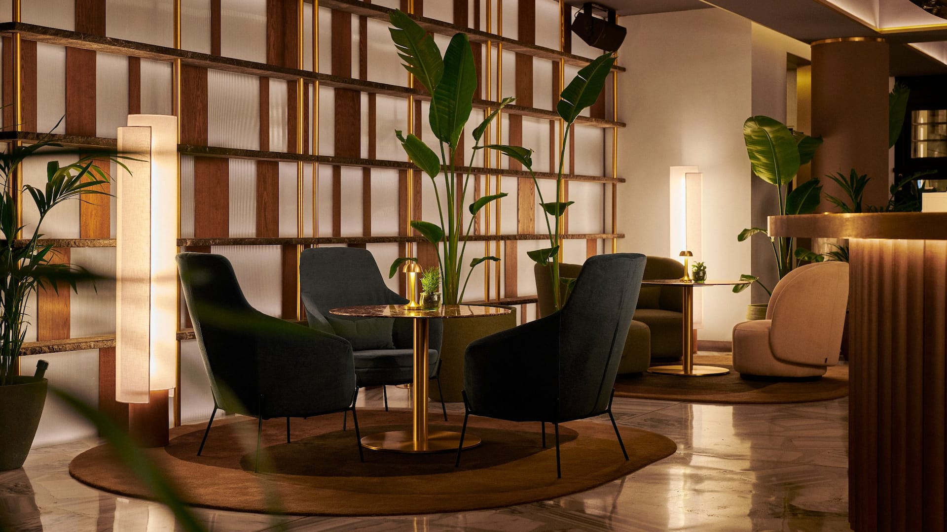 Grand Hyatt Barcelona Sofia Bar And Tapas Sofas