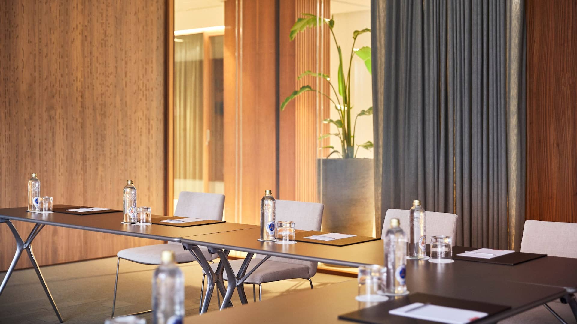 Grand Hyatt Barcelona Studio U Shape Details