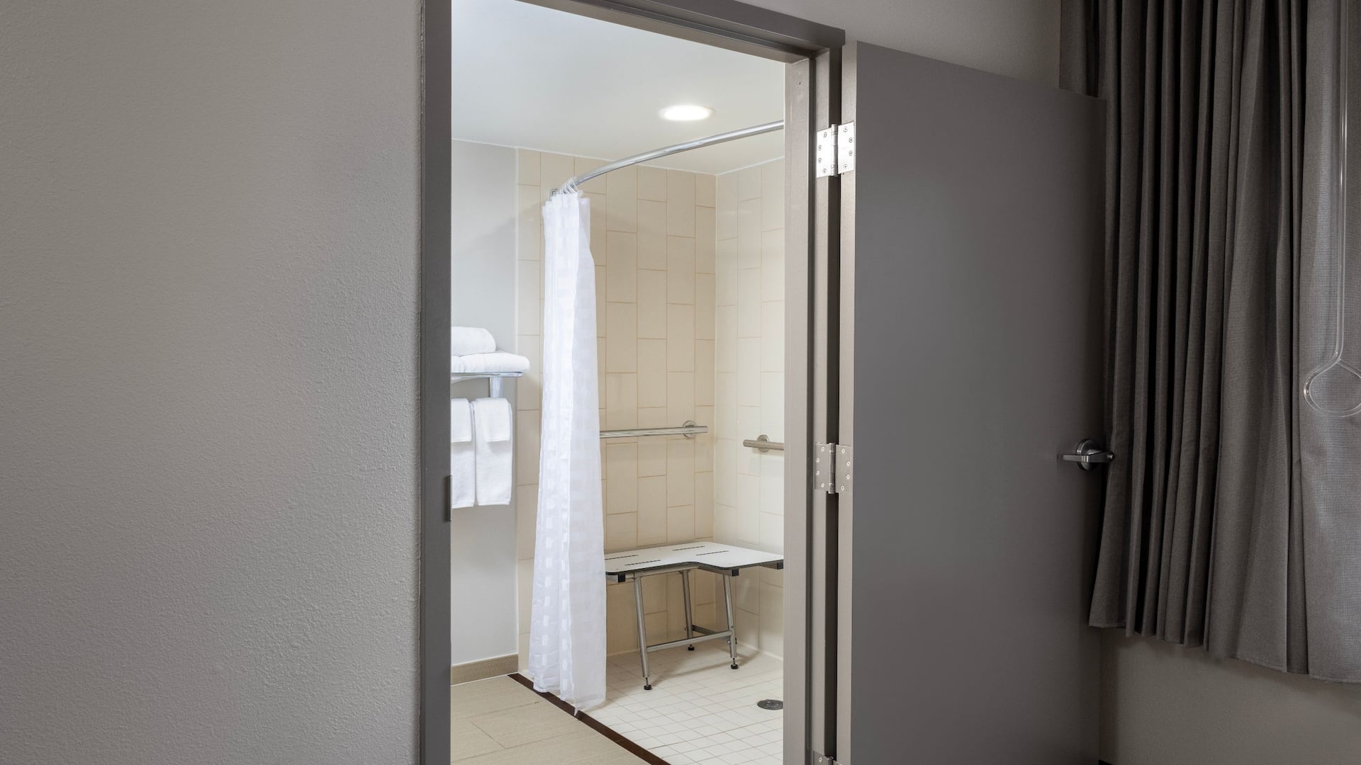 Hyatt Place Detroit/Utica Accessible Bathroom Roll In Shower