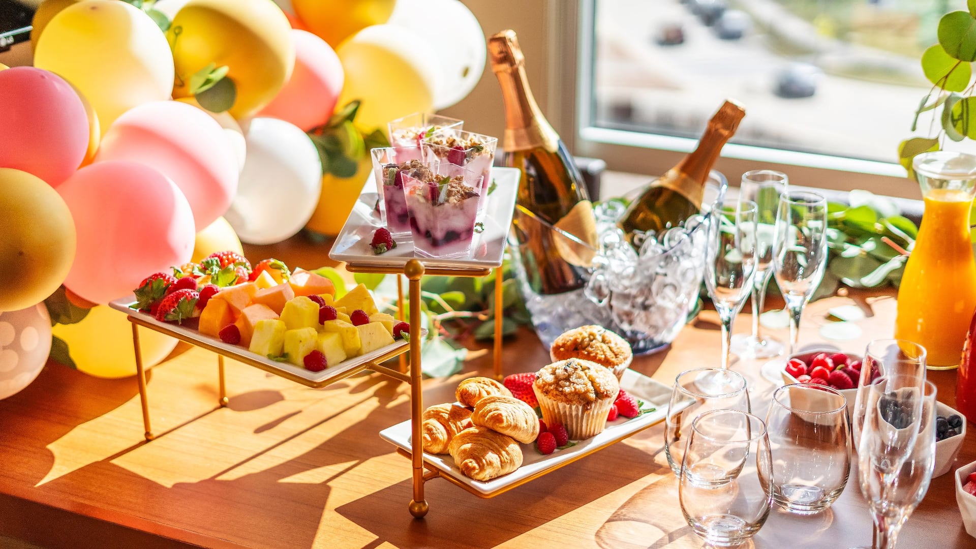 Hyatt Place Milwaukee Downtown Champagne Bar