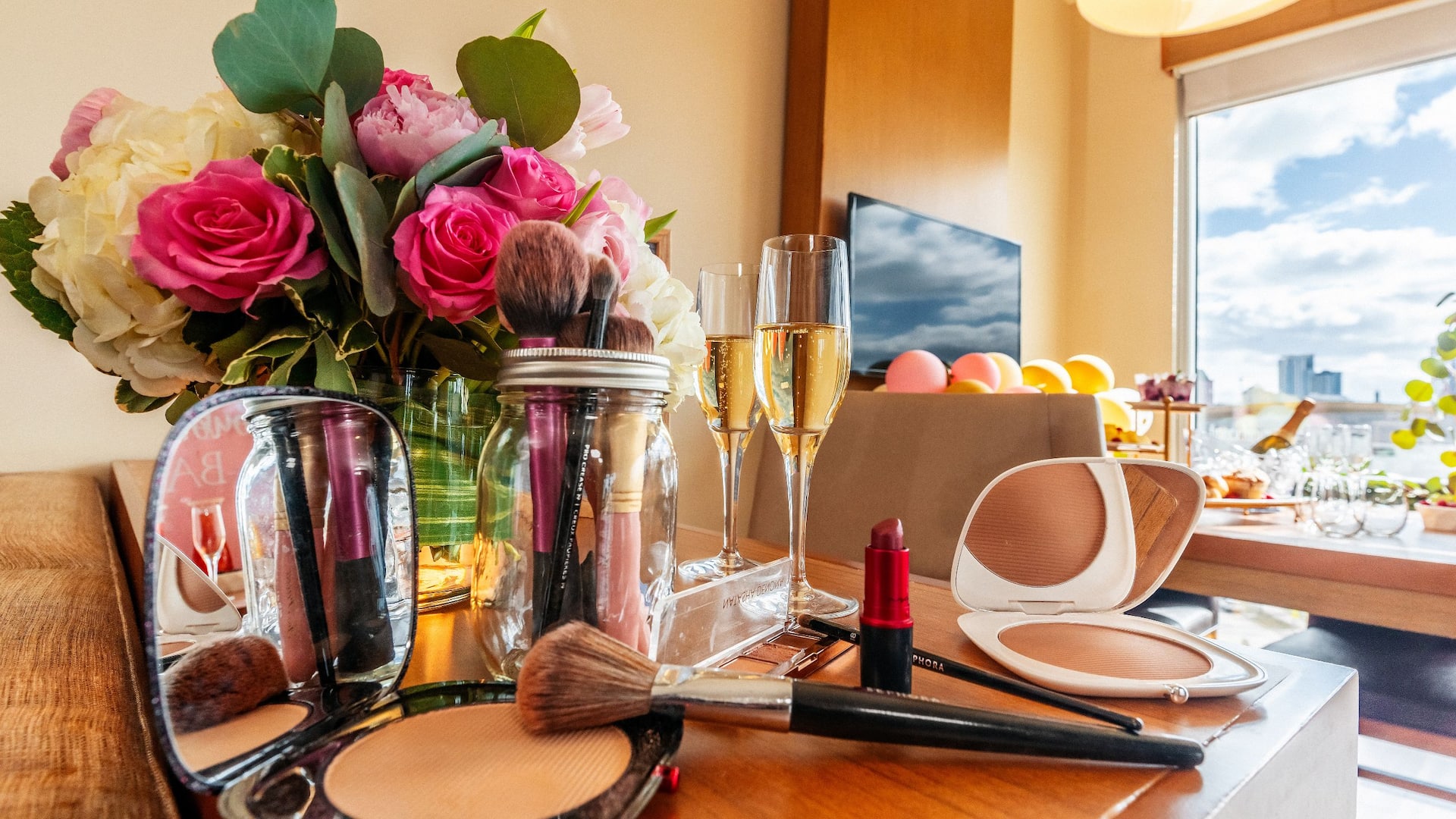 Hyatt Place Milwaukee Downtown Wedding Make Up