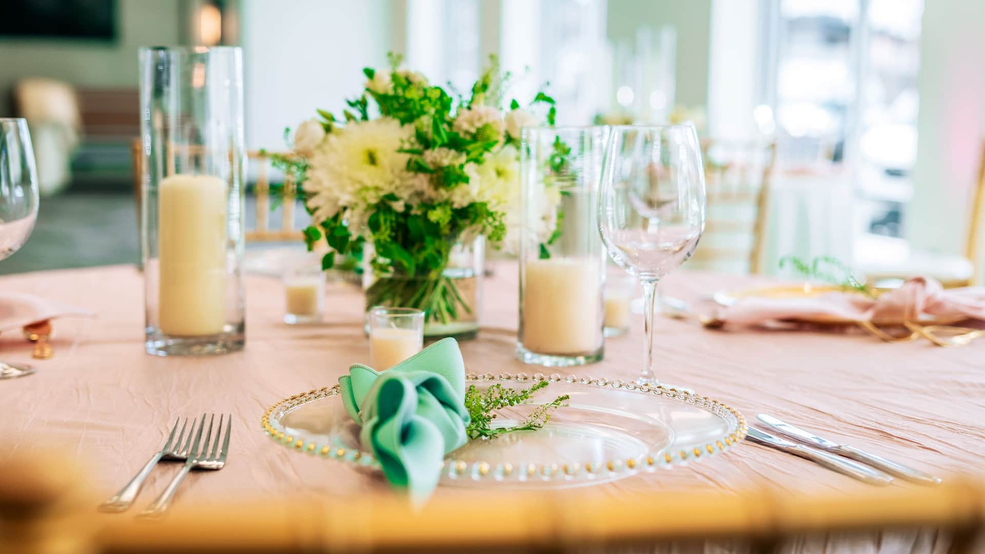 Hyatt Place Milwaukee Downtown Wedding Reception Setting