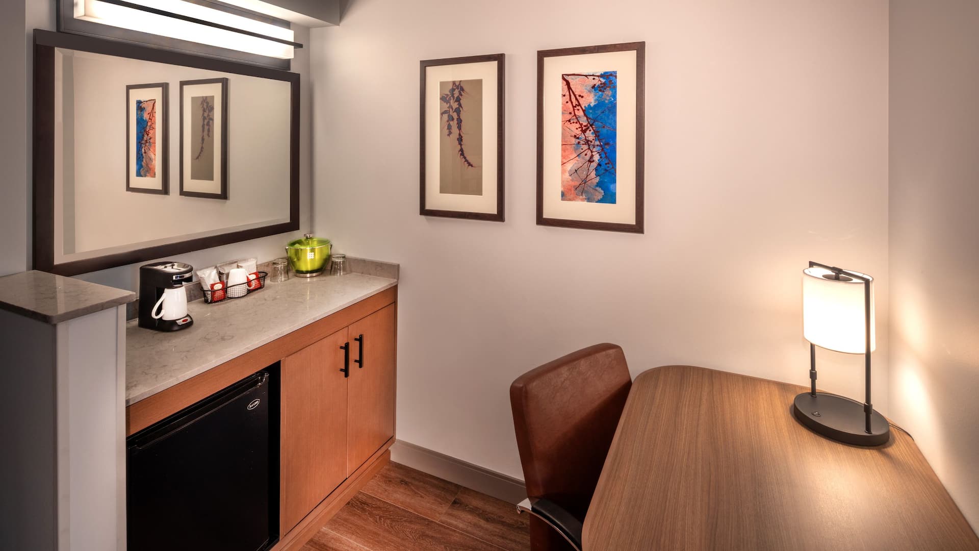 4 of 4 Hyatt Place Seattle/Downtown Guestroom Desk Area