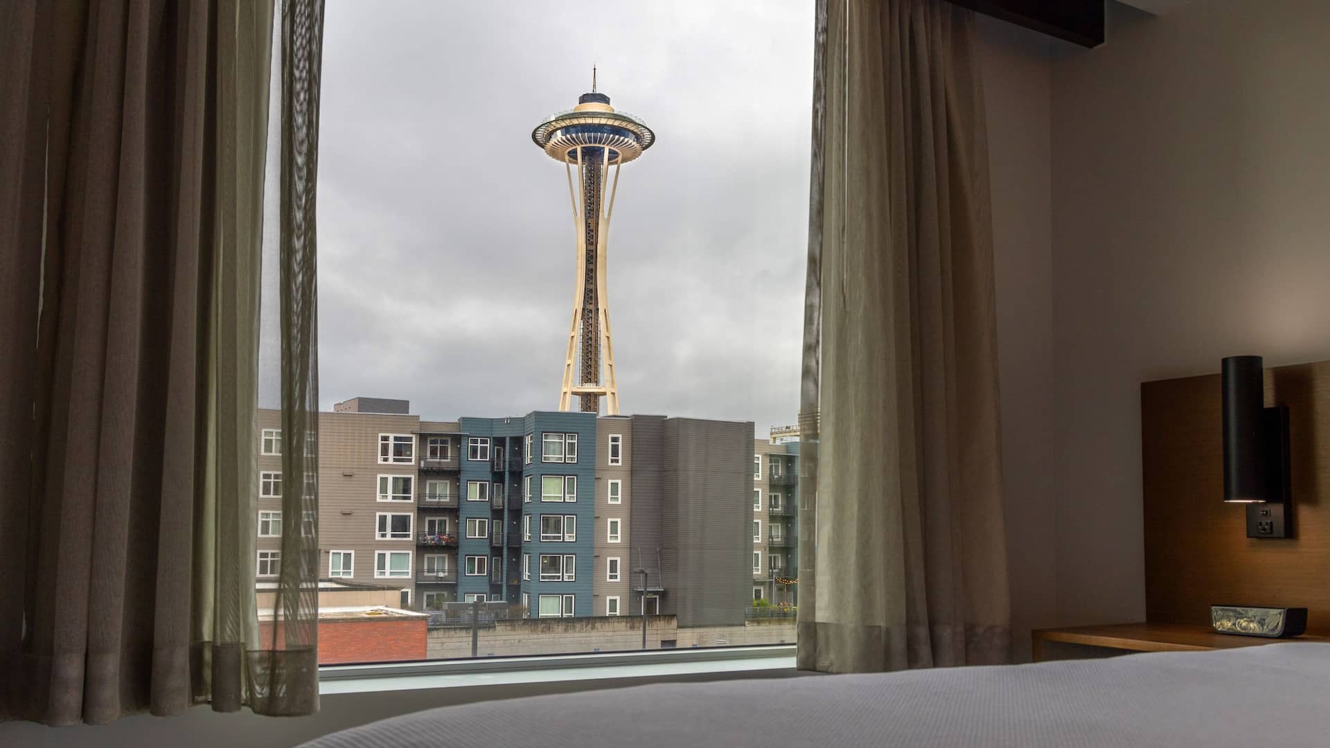 Hyatt Place Seattle/Downtown Guestroom King Window Space Needle View
