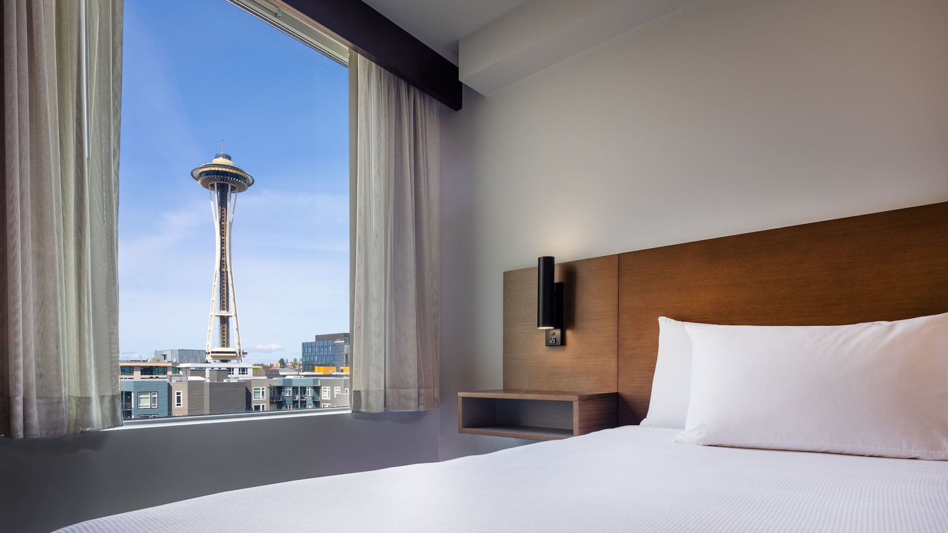 Hyatt Place Seattle/Downtown Guestroom King View Space Needle