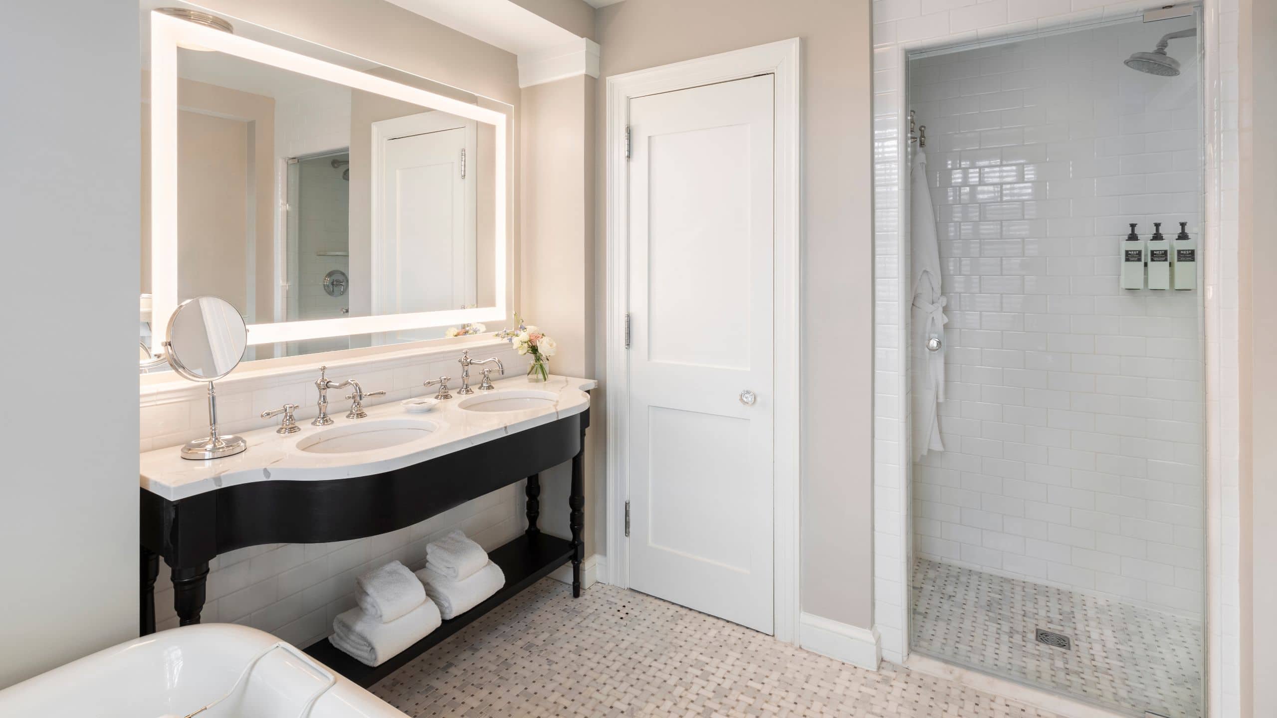 3 of 4 The Carolina Inn Shower With Bathtub