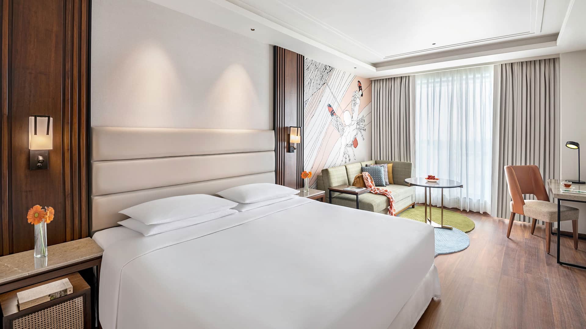 1 de 2 Hyatt Centric Rajpur Road Dehradun Deluxe King Room