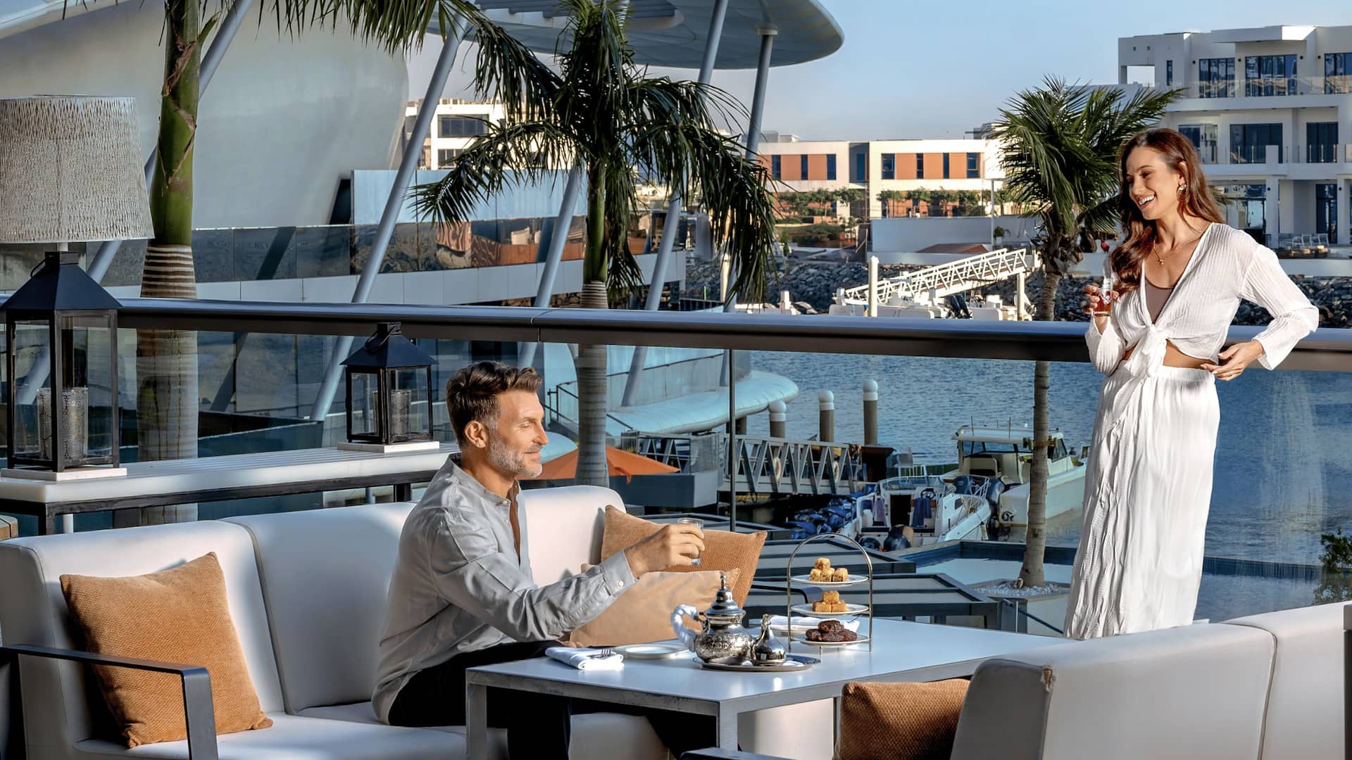 Grand Hyatt Abu Dhabi Hotel & Residences Emirates Pearl Pearl Lounge Couple