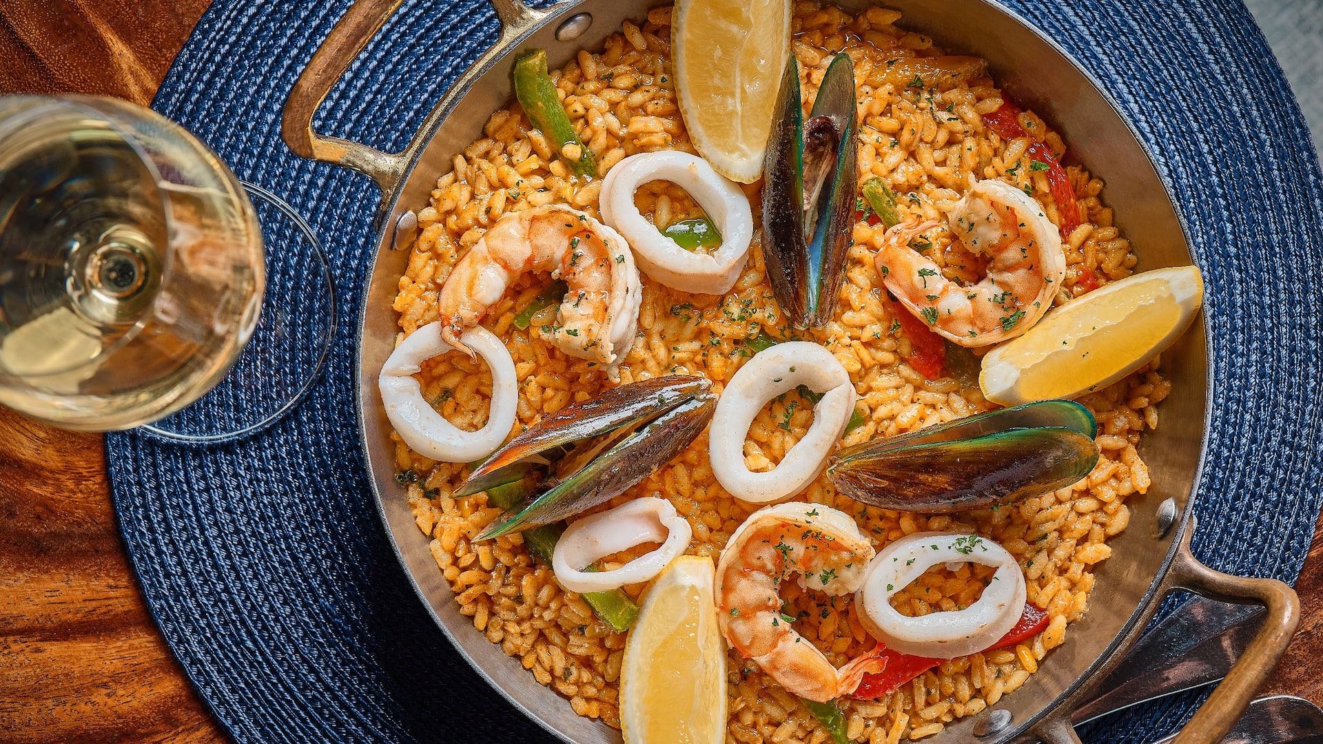Hyatt Regency Koh Samui Sesun Grill And Beach Bar Seafood Paella Wine